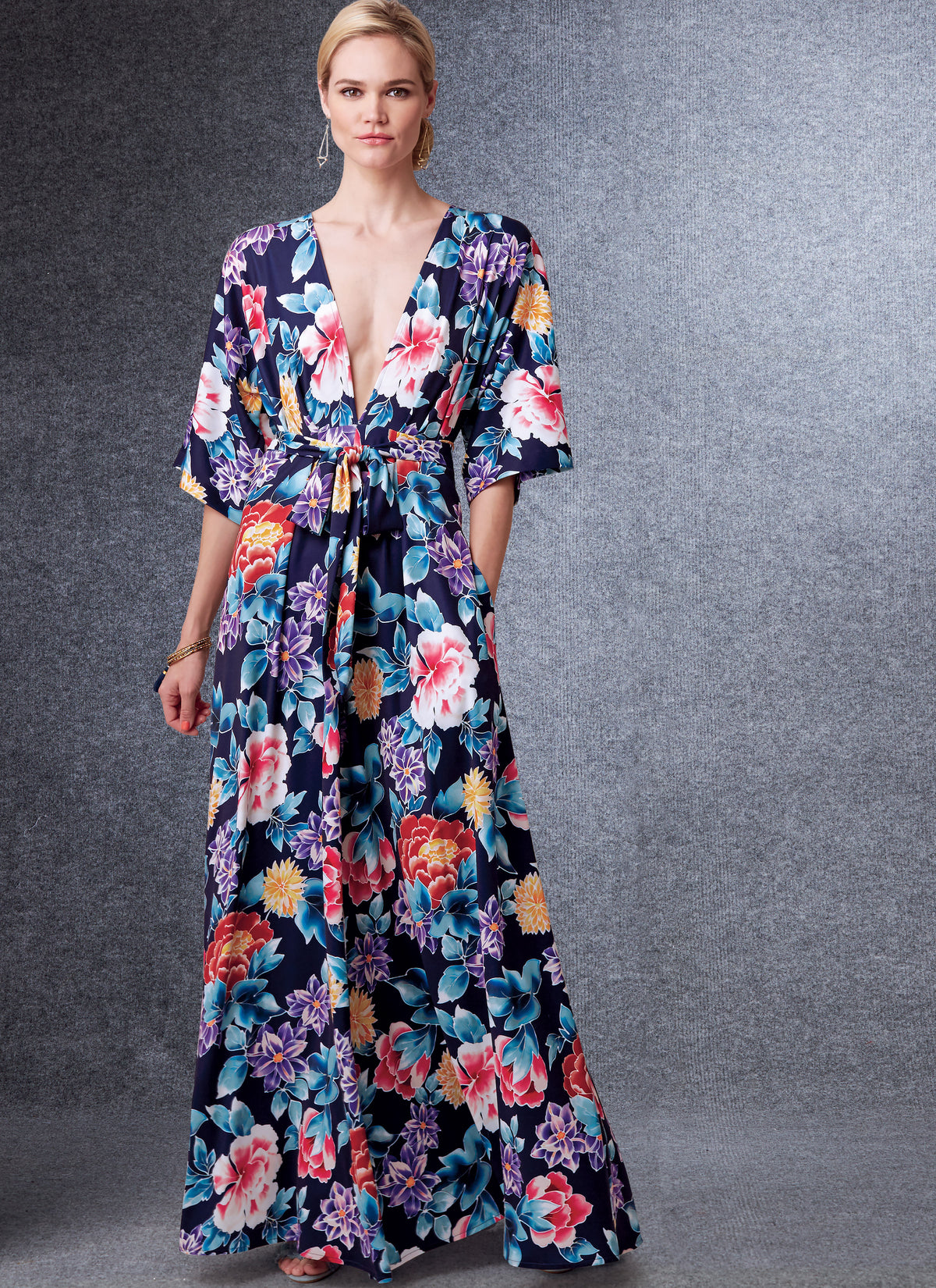 Vogue Patterns V1735 pattern envelope showing semi-fitted dress