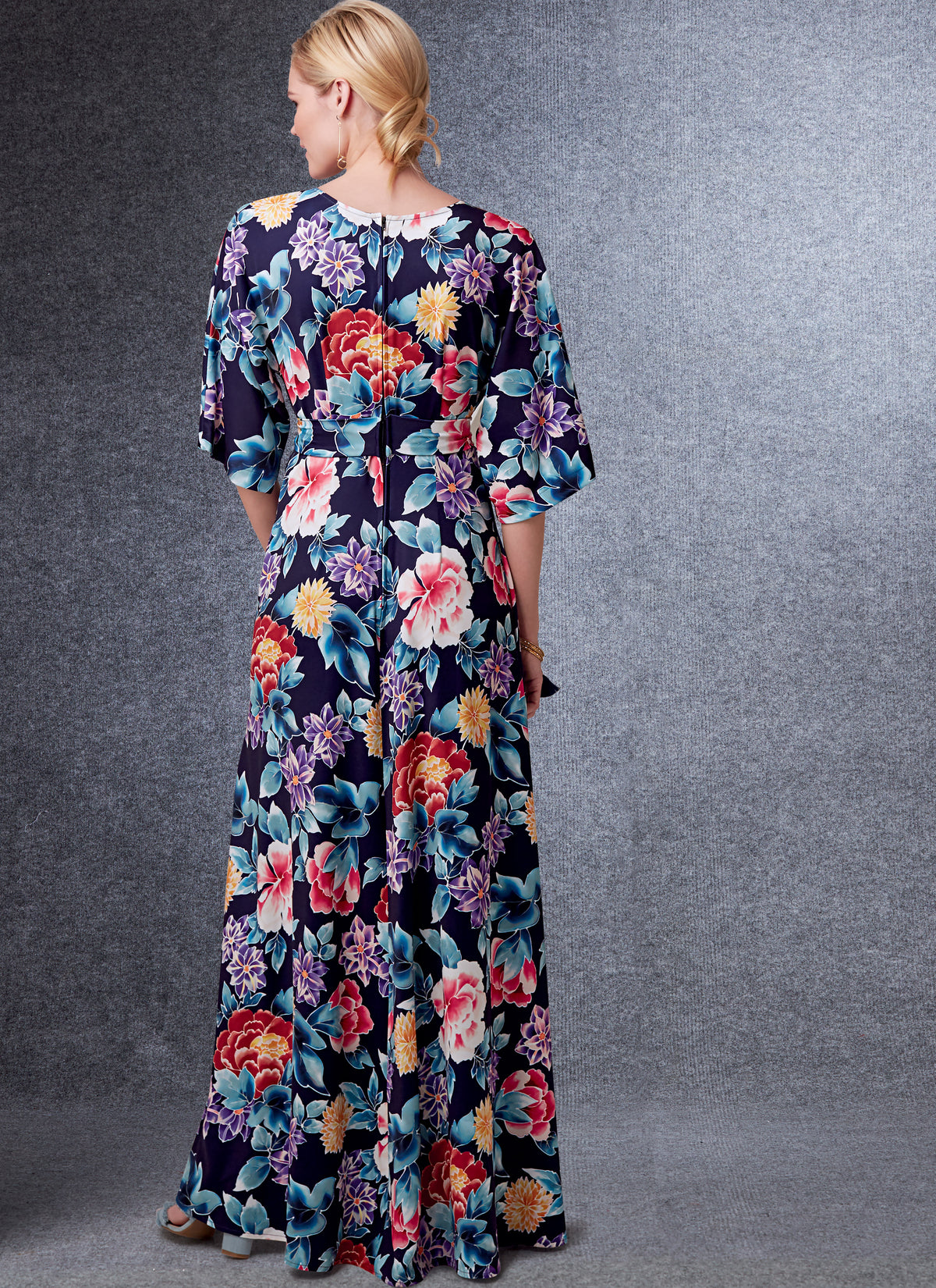 Vogue Patterns V1735 pattern envelope showing semi-fitted dress
