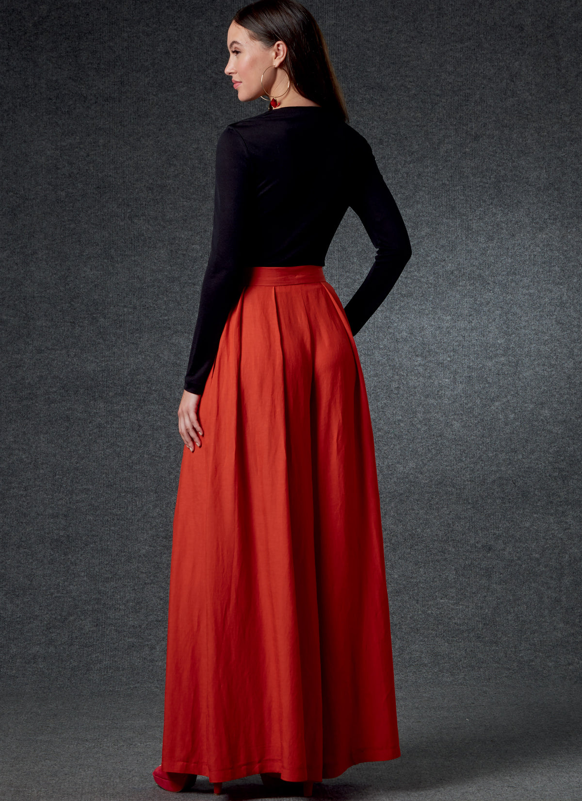 Vogue Patterns V1772 pattern envelope showing very loose-fitting trousers