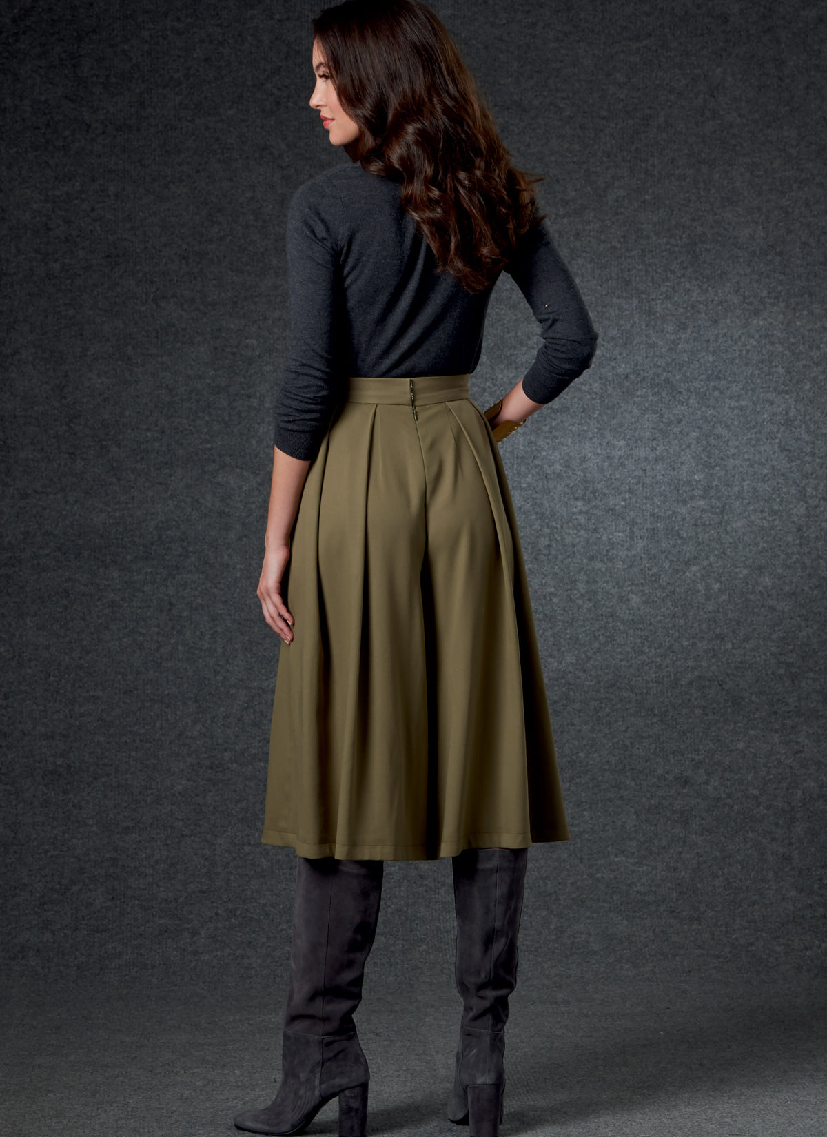 Vogue Patterns V1772 pattern envelope showing very loose-fitting trousers