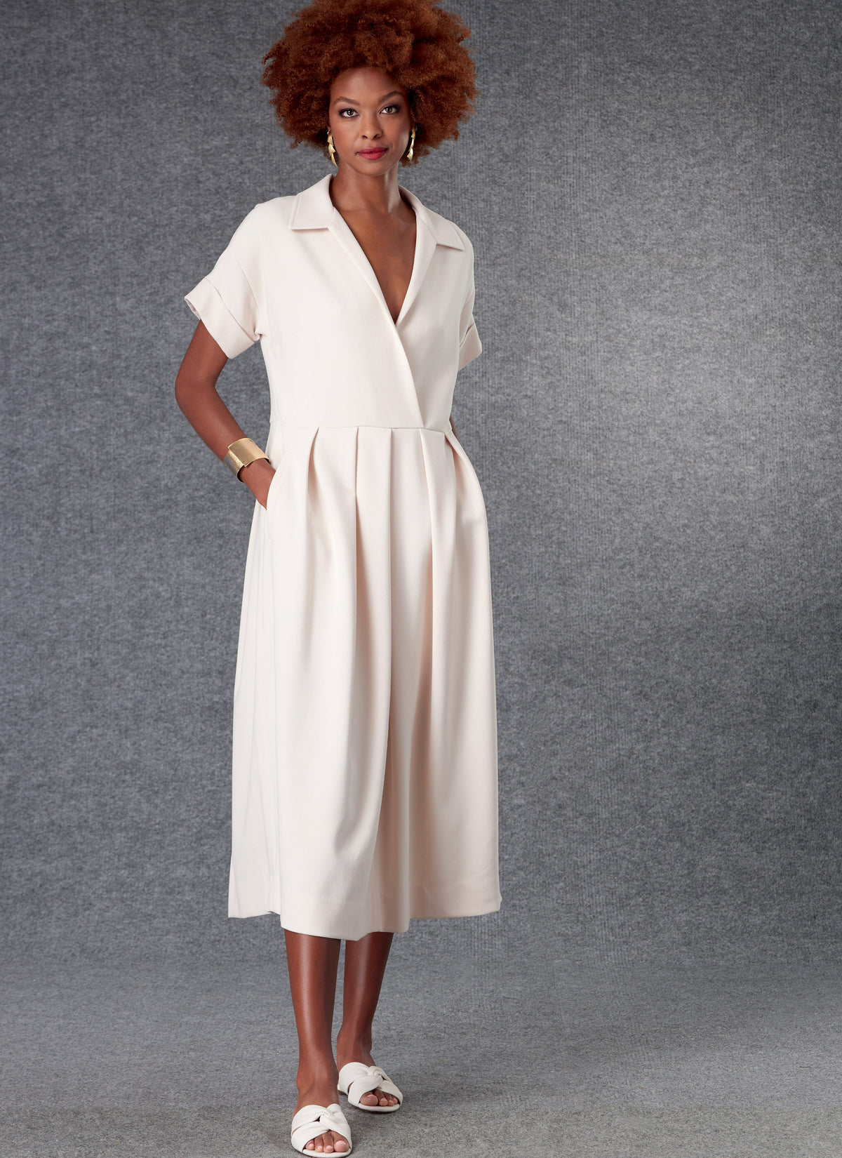 Vogue Patterns V1777 pattern envelope showing loose-fitting, partially lined pullover dress