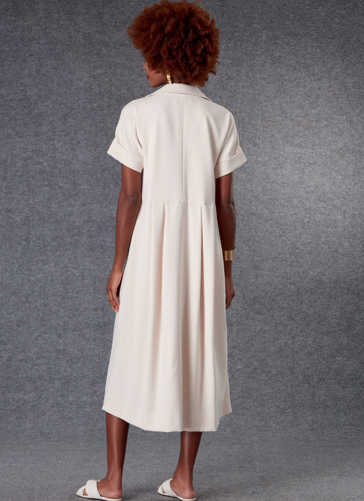 Vogue Patterns V1777 pattern envelope showing loose-fitting, partially lined pullover dress