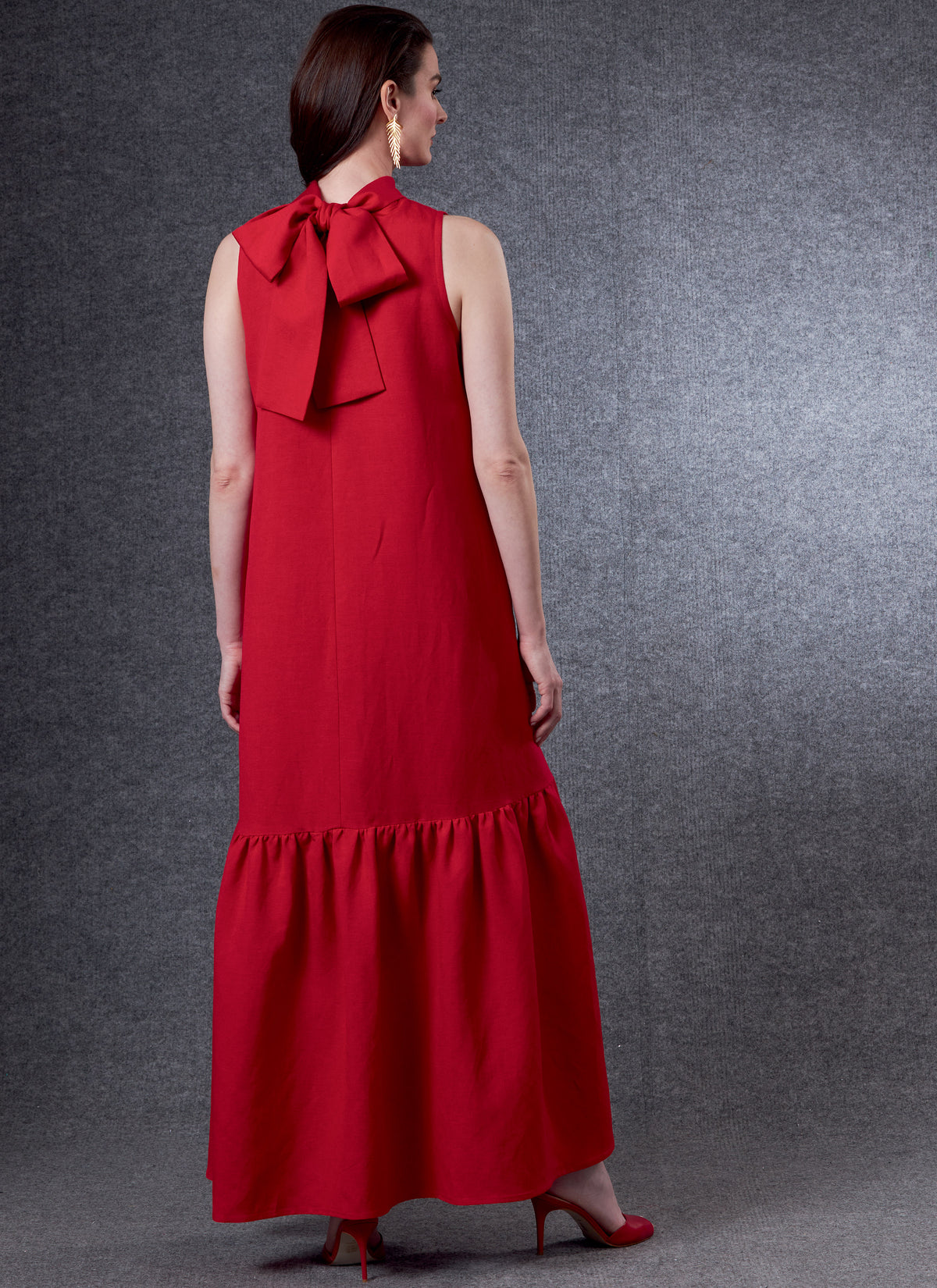 Vogue Patterns V1802 pattern envelope showing loose-fitting pullover dress