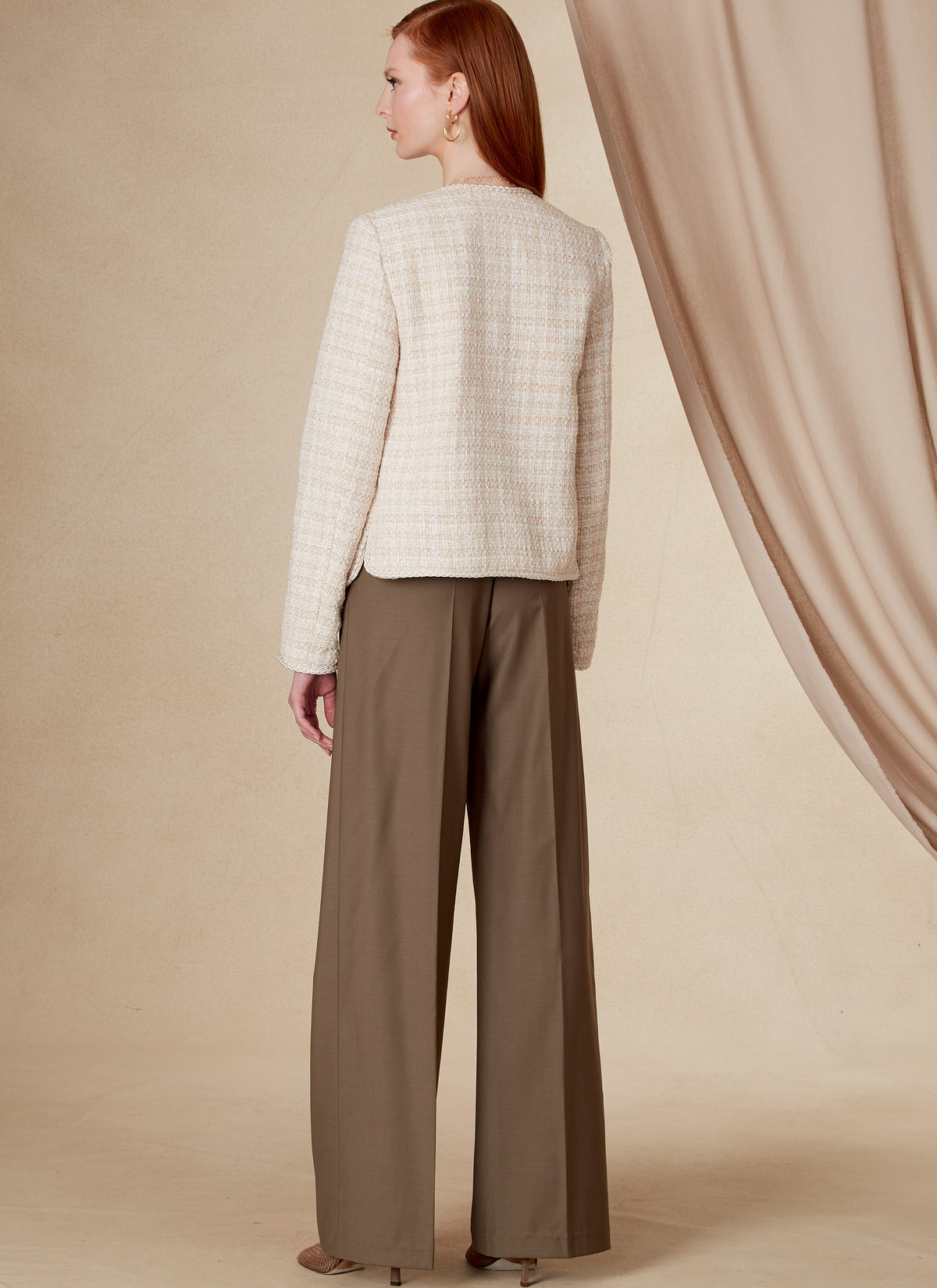 Vogue Patterns V1830 envelope showing a fitted, lined jacket