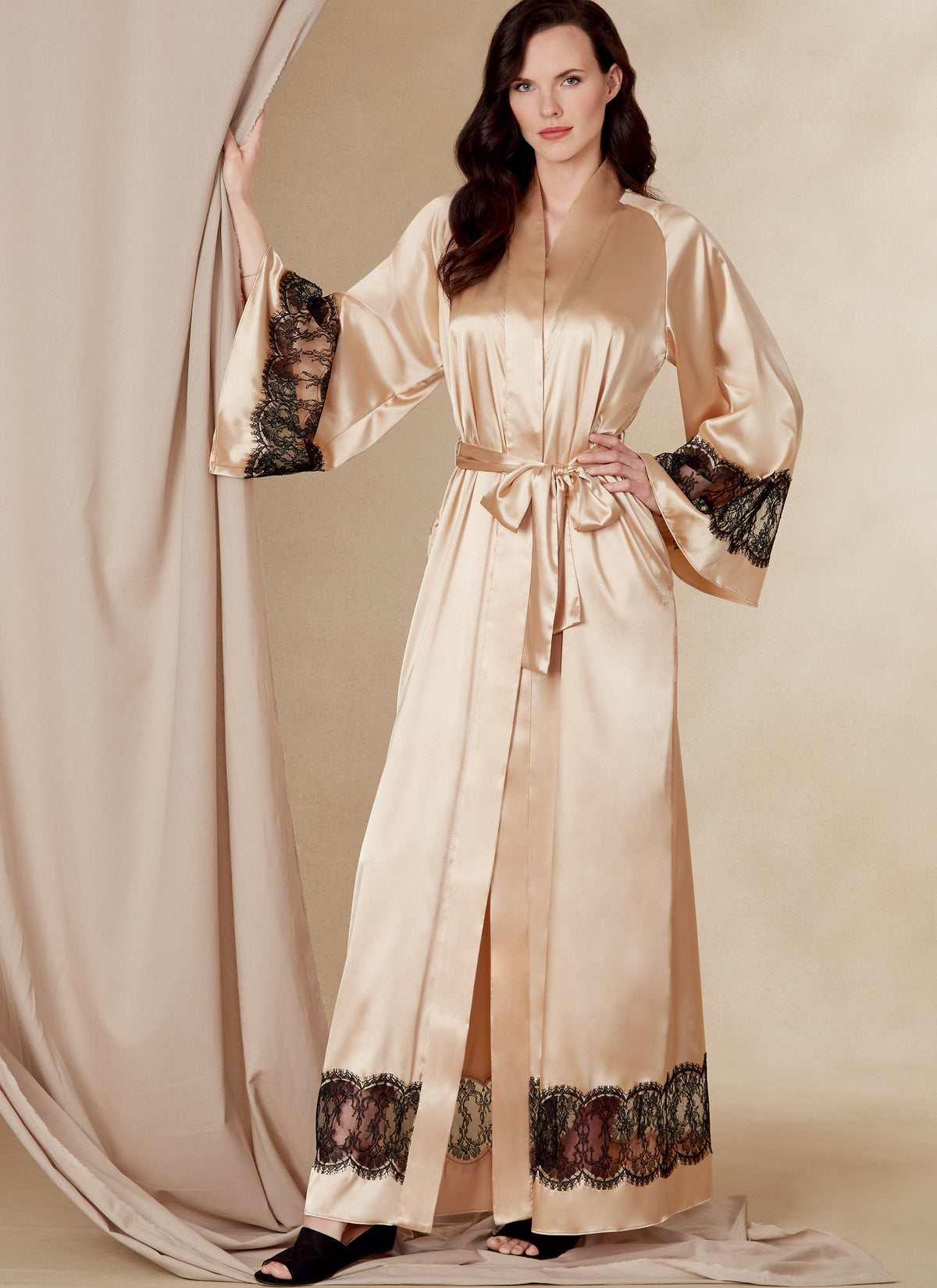 Vogue Patterns V1834 envelope showing a loose-fitting wrap robe