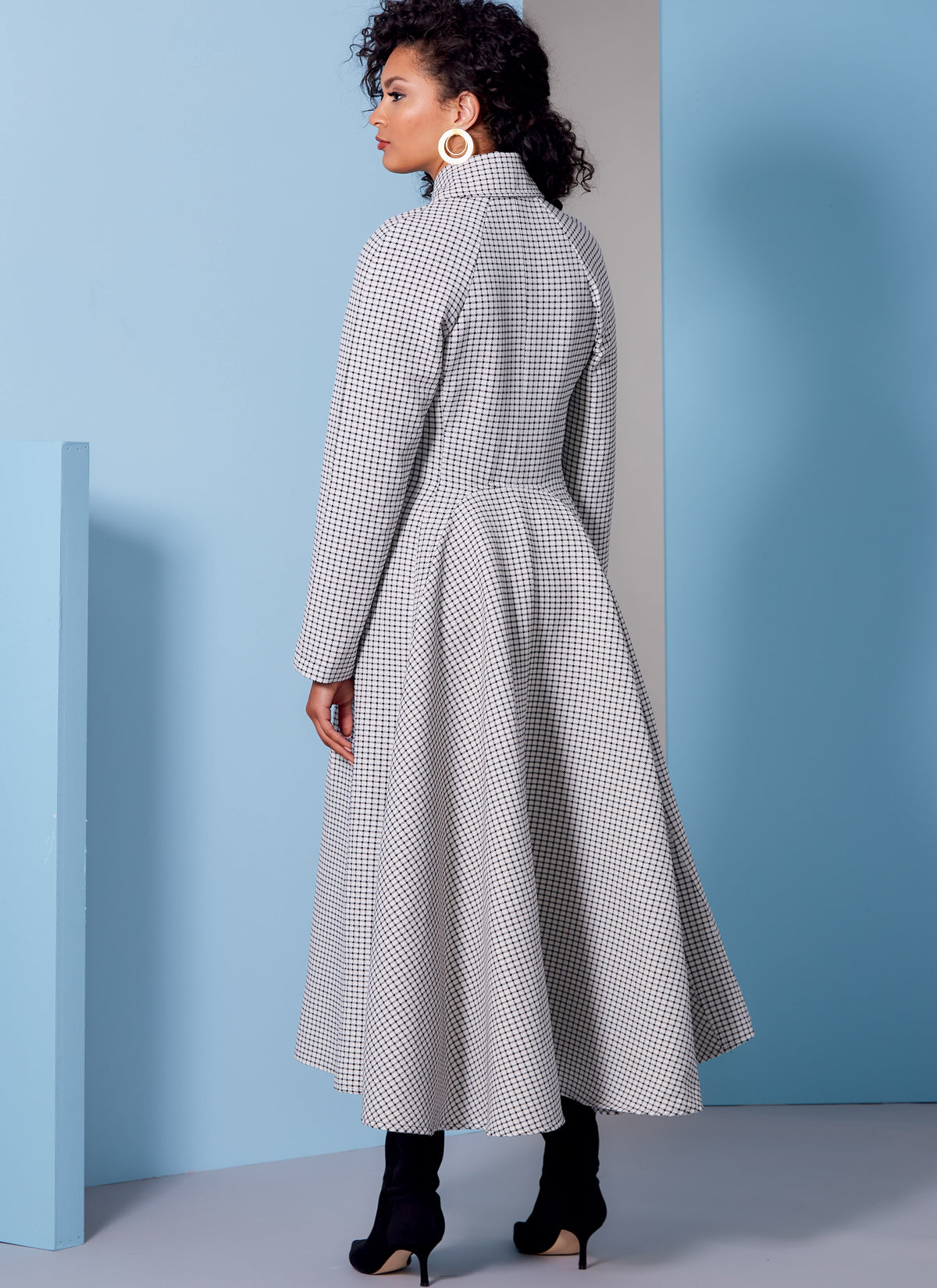 Vogue Patterns V1837 envelope showing a lined, double breasted fit-and-flare coat