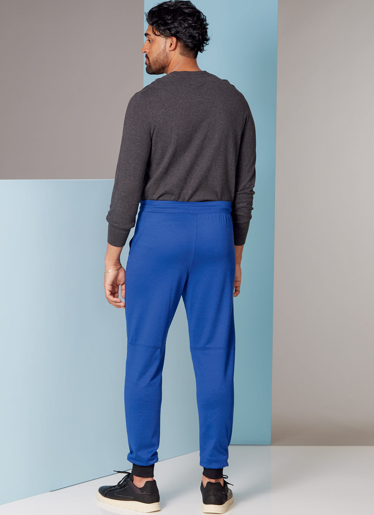 Vogue V1854 pattern envelope showing the jogger trousers designs
