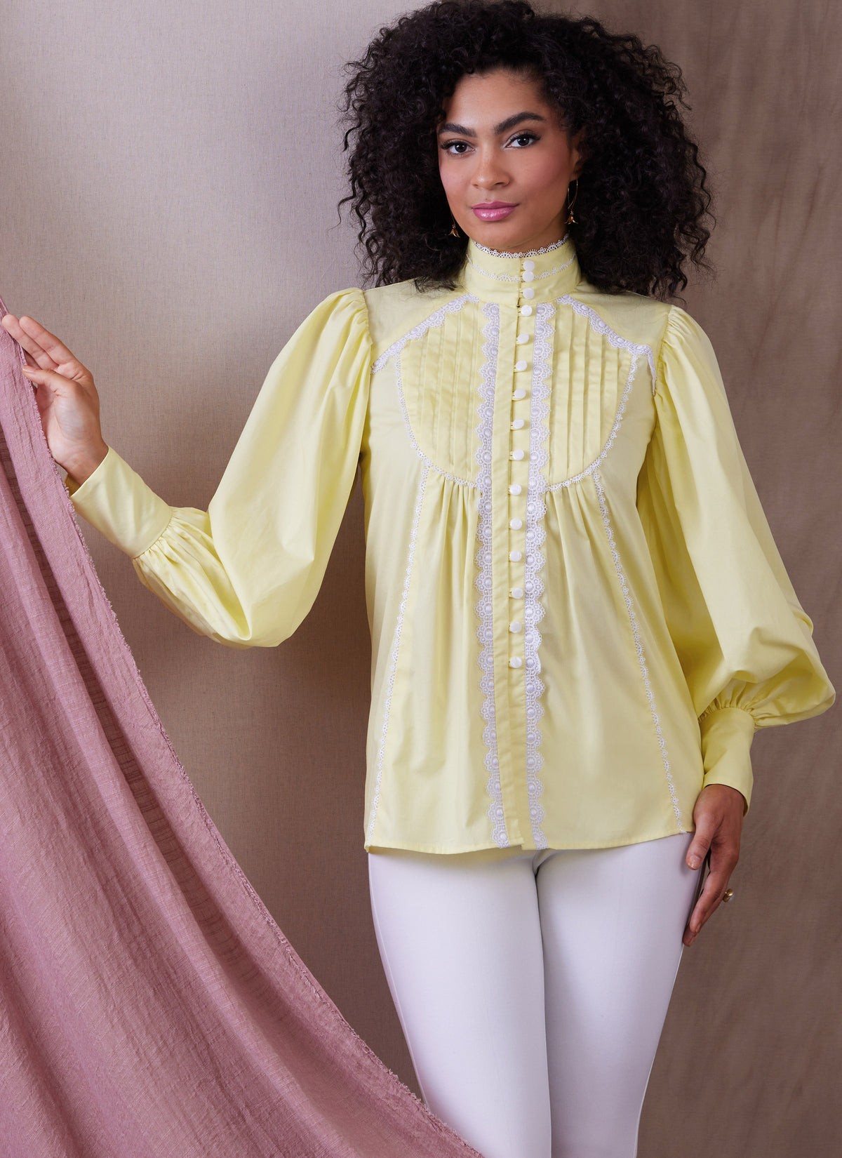 Vogue Patterns V1939 envelope showing the loose-fitting top with gathered sleeves