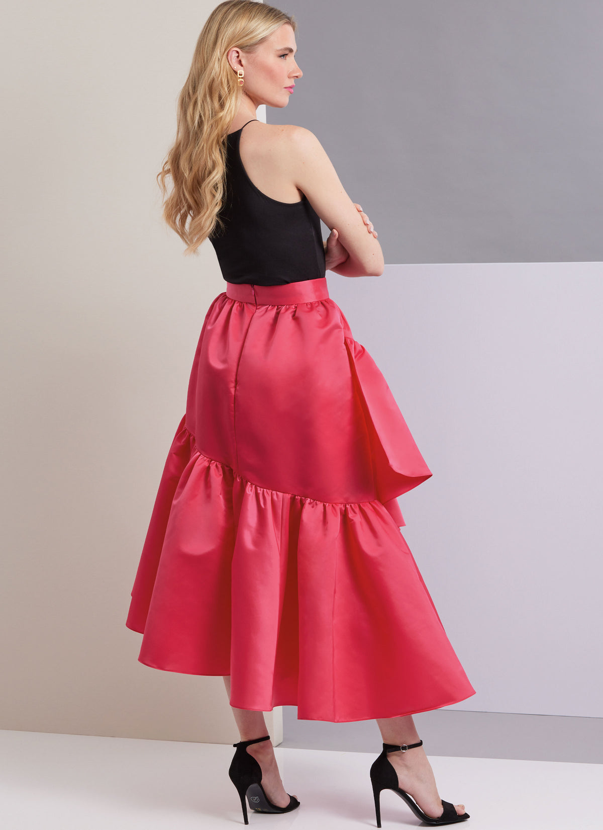 Vogue Patterns V1957 envelope showing the ruffled skirt designs