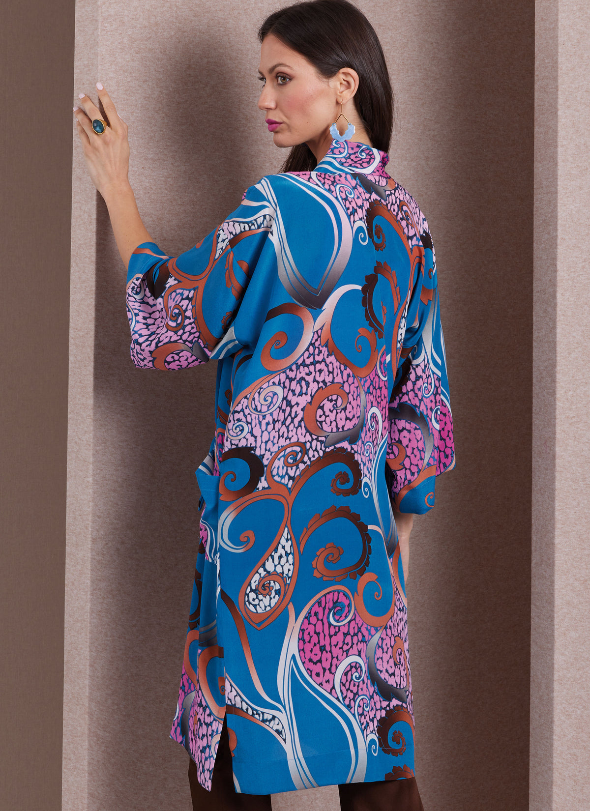 Vogue Patterns V1989 envelope showing kimono style jacket designs