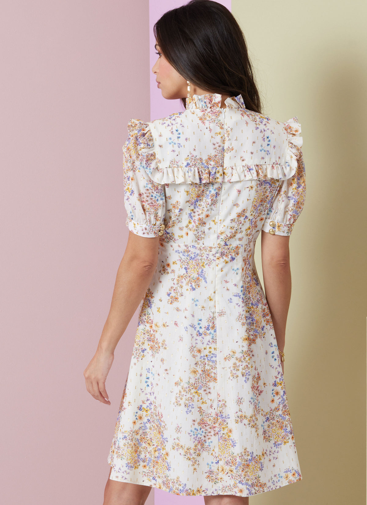 Vogue Patterns V2005 envelope showing fit and flare dress designs