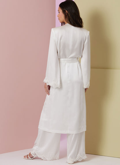 Vogue Patterns V2020 envelope showing top or robe designs