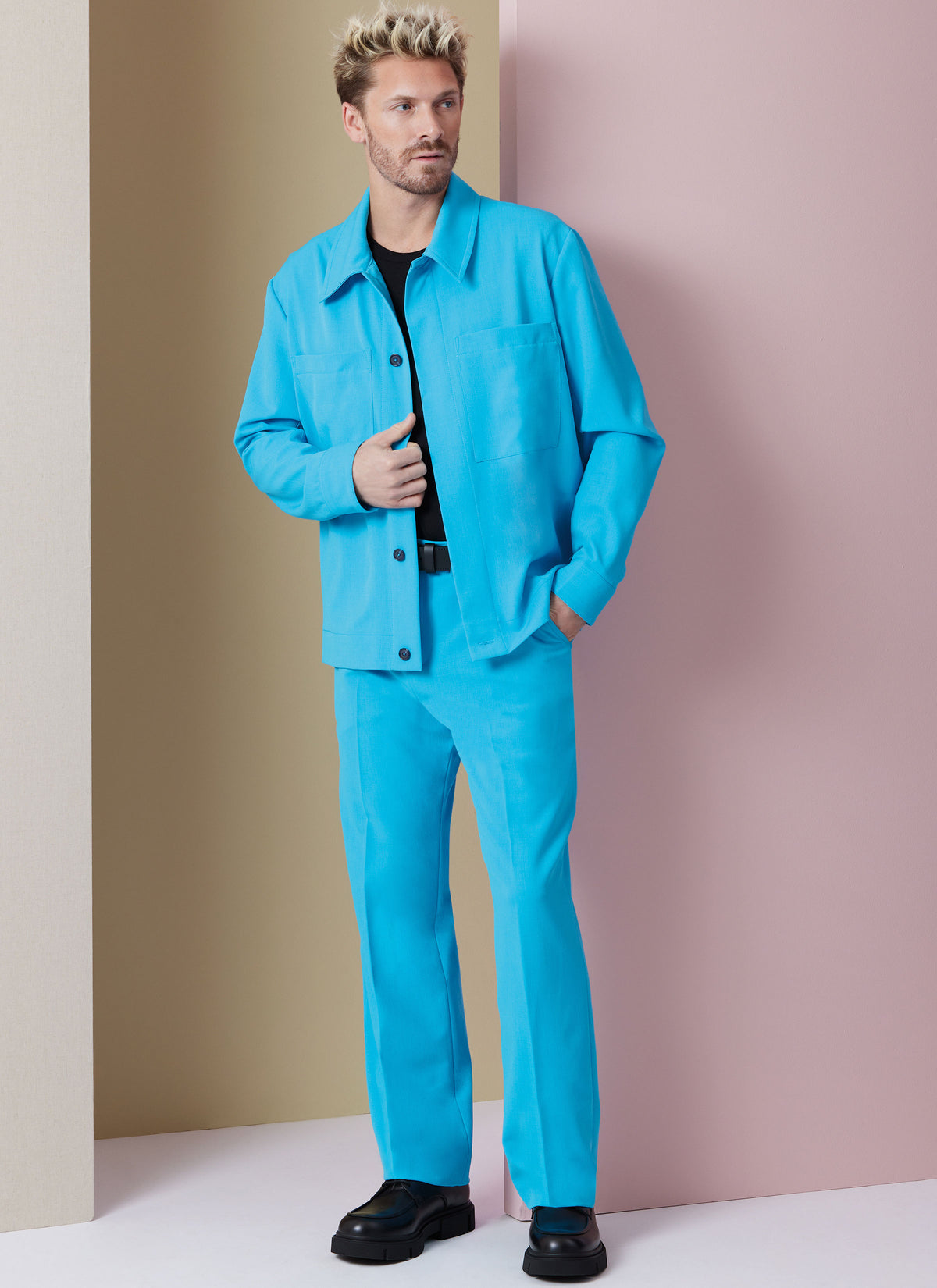 Vogue Patterns V2022 envelope showing mens unlined jacket designs