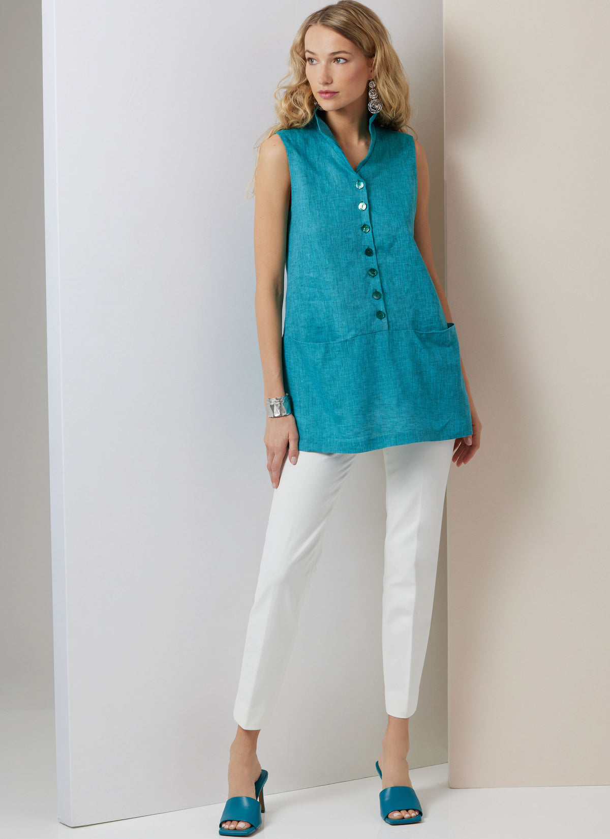 Vogue Patterns V2030 a-line tunic sewing pattern envelope