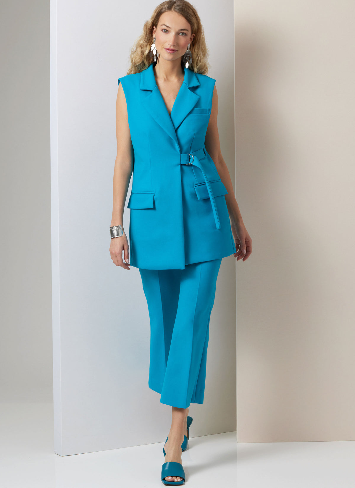 Vogue Patterns V2036 unlined waistcoat sewing pattern envelope