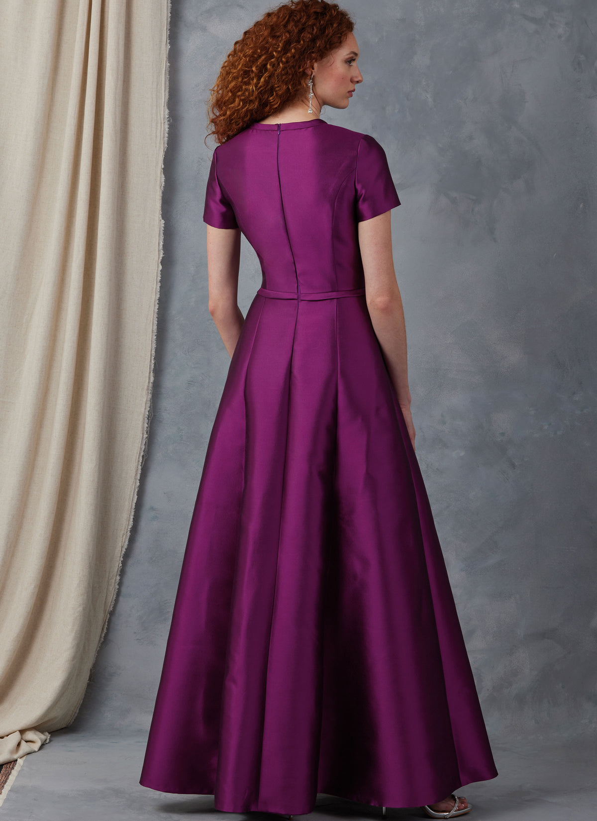 Vogue Patterns V2044 lined fit and flare dress sewing pattern envelope