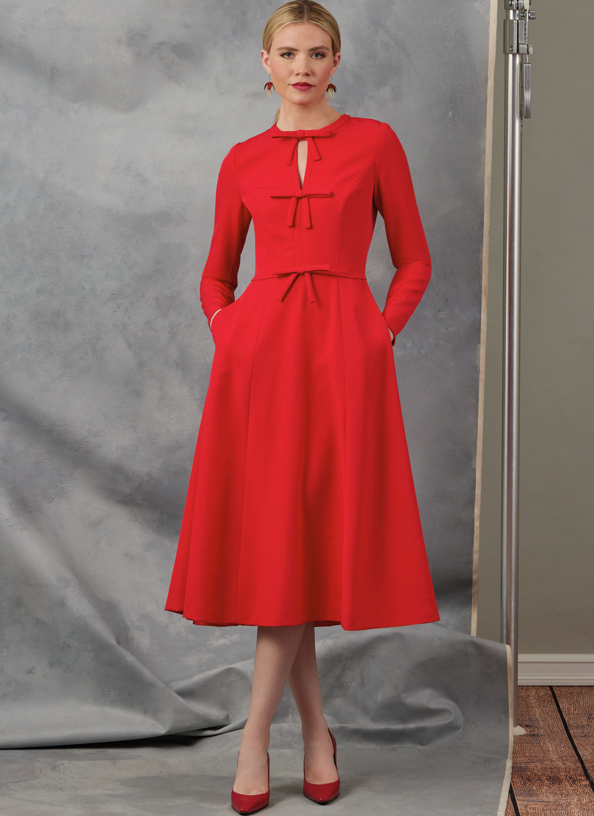 Vogue Patterns V2044 lined fit and flare dress sewing pattern envelope