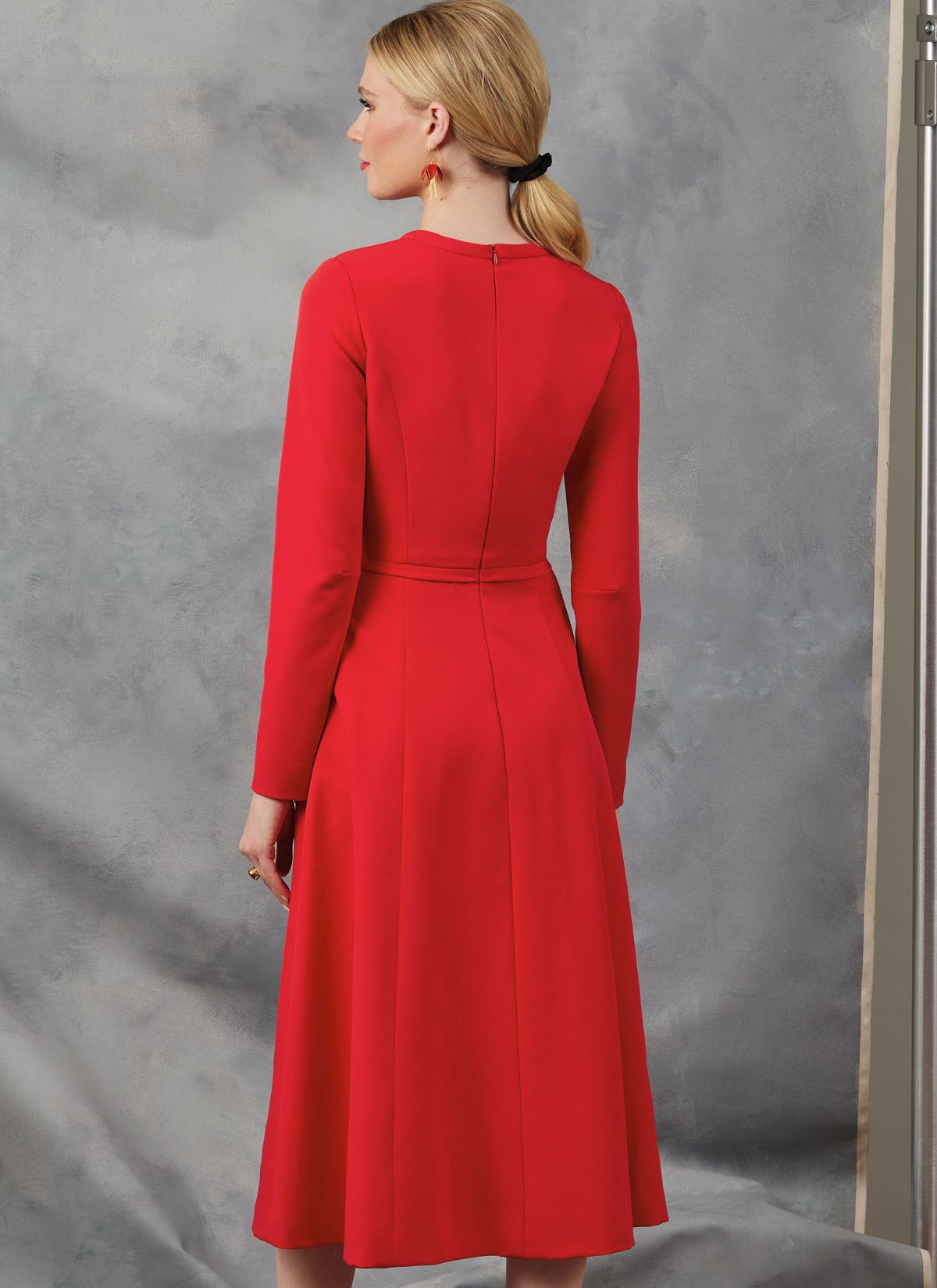 Vogue Patterns V2044 lined fit and flare dress sewing pattern envelope