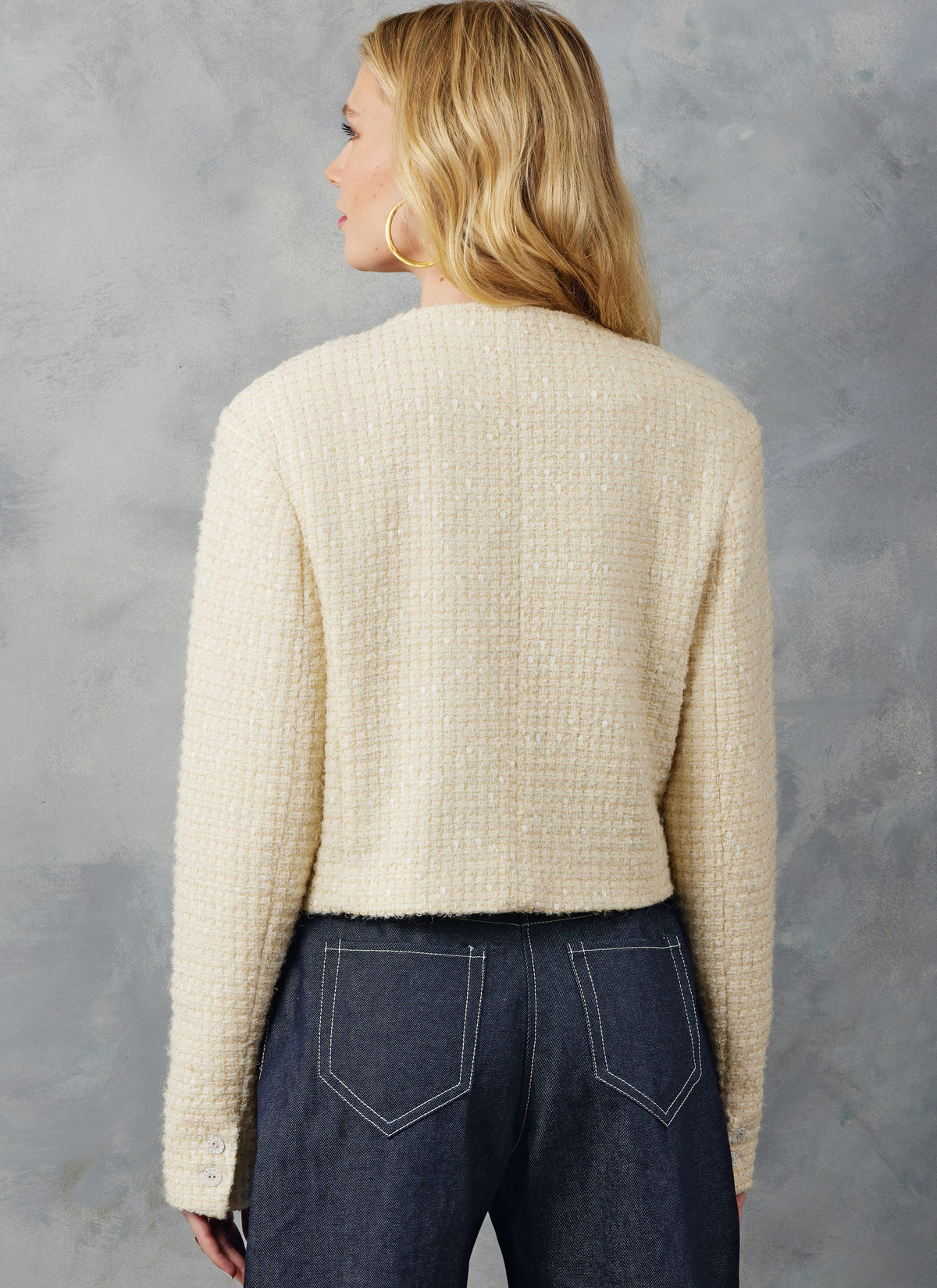 Vogue Patterns V2053 pattern envelope showing a cropped double-breasted jacket