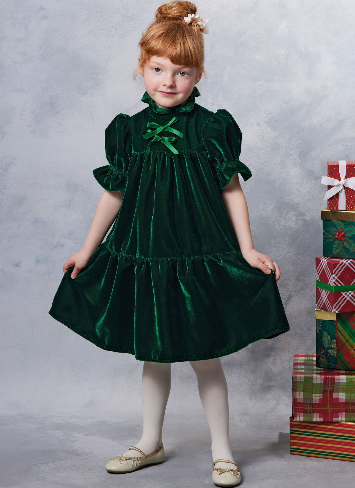 Vogue Patterns V2059 pattern envelope showing a lined girls' dress