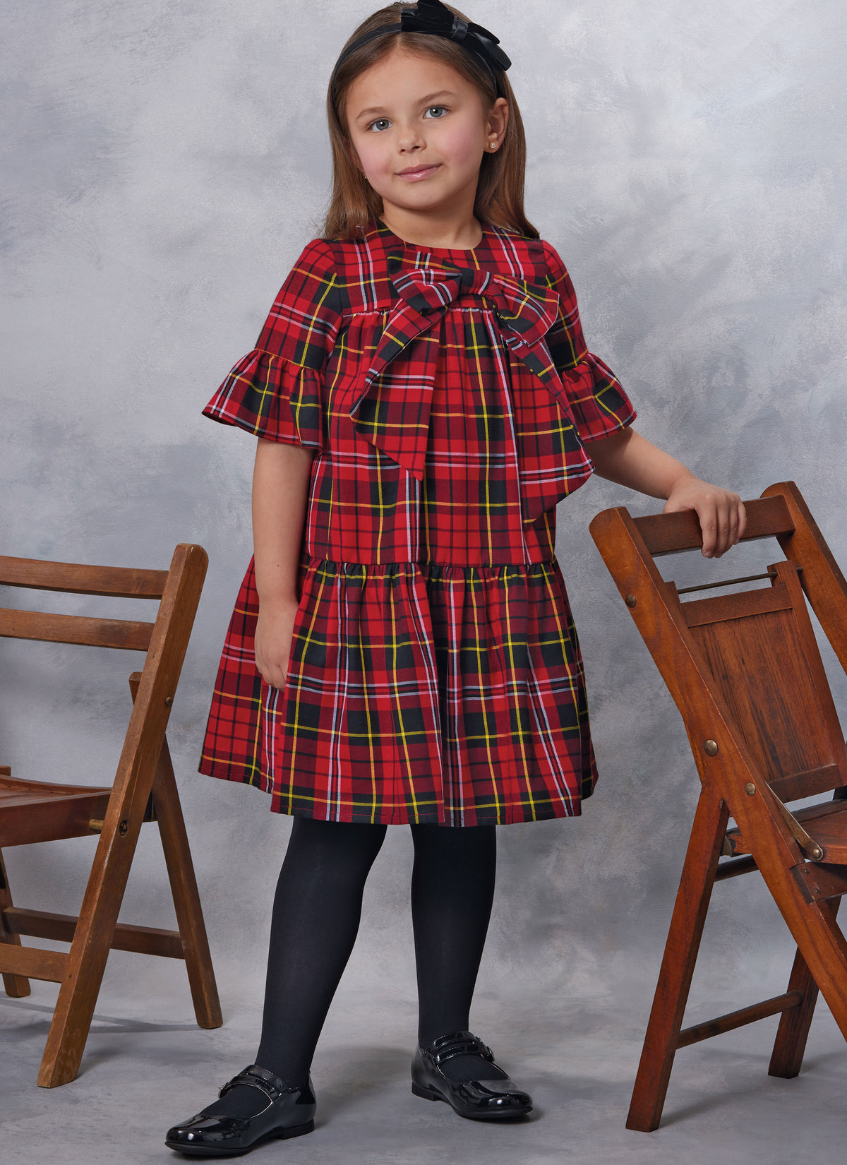 Vogue Patterns V2059 pattern envelope showing a lined girls' dress
