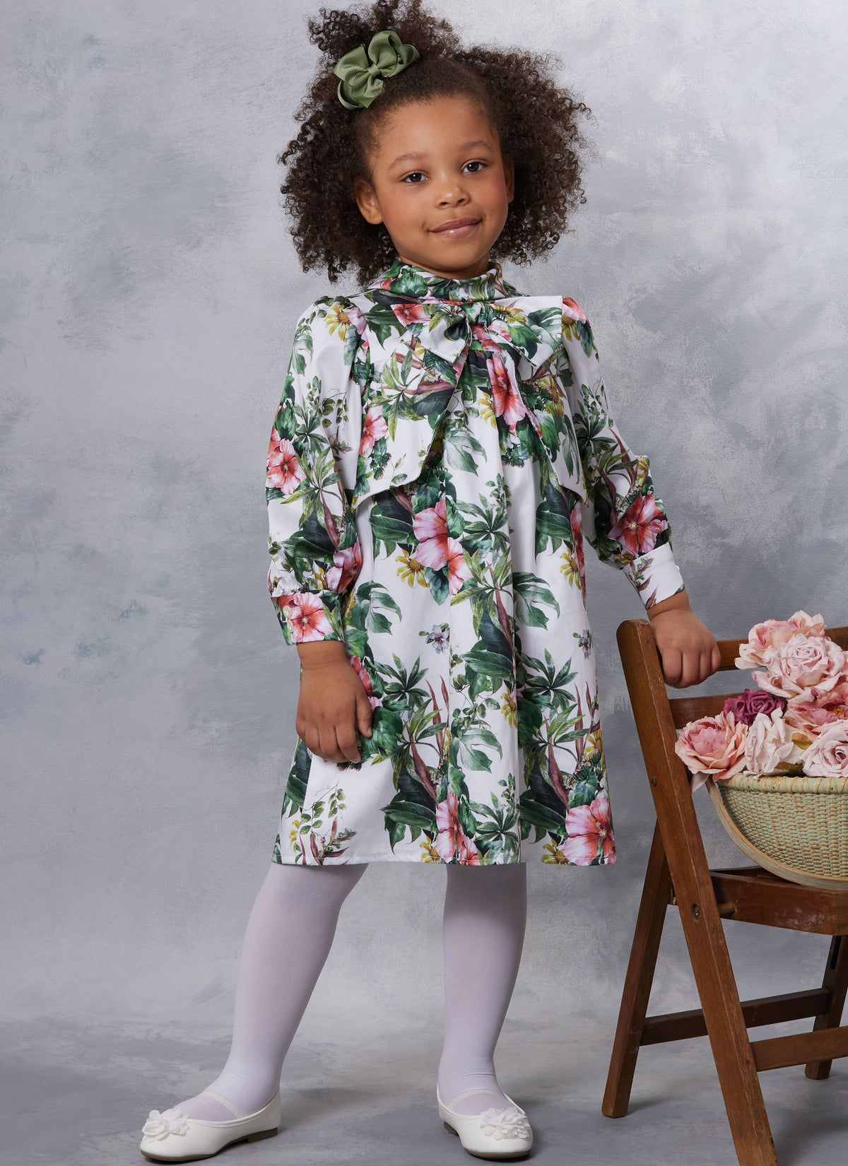 Vogue Patterns V2059 pattern envelope showing a lined girls' dress