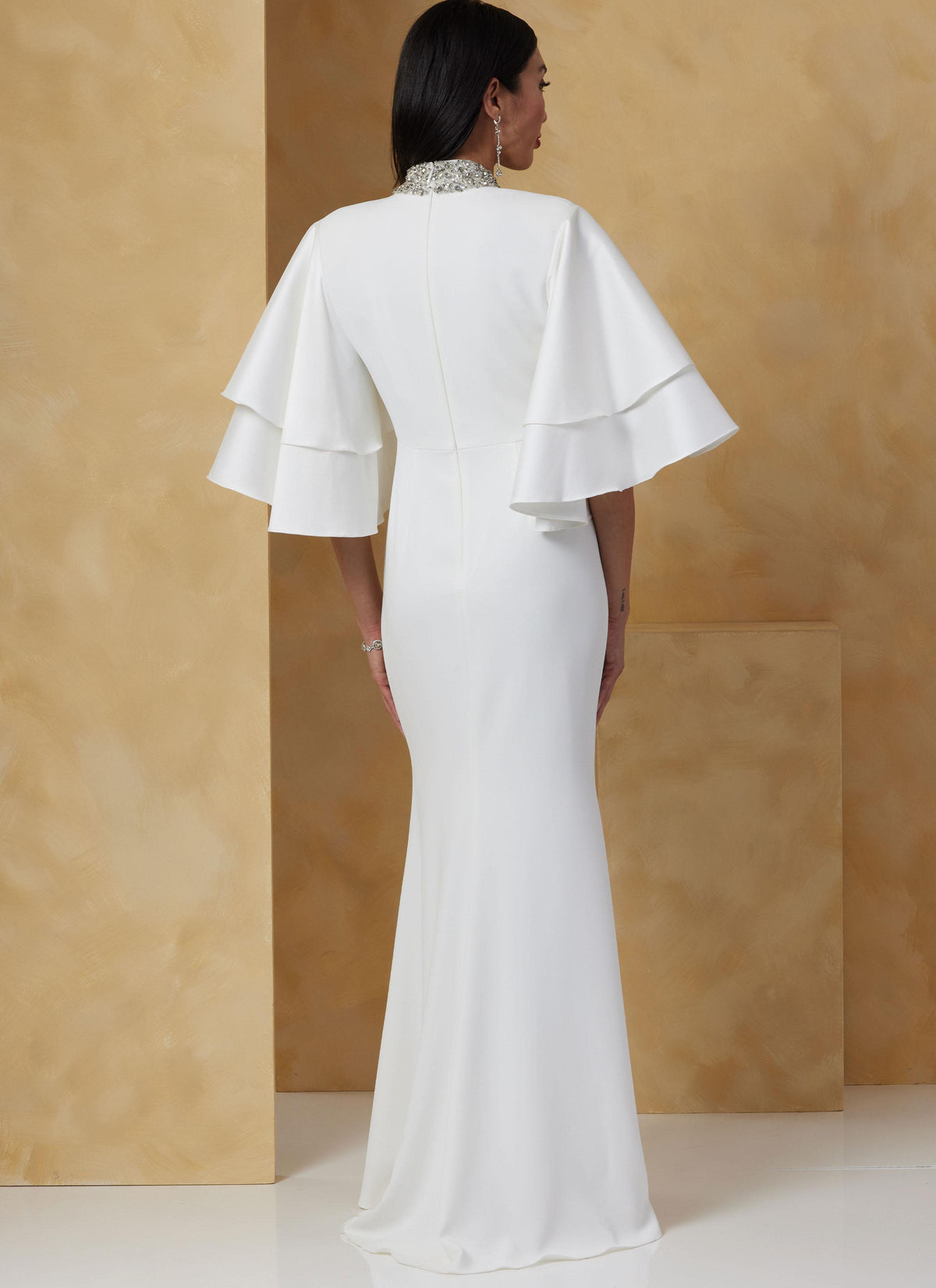 Vogue Patterns V2066 pattern envelope showing a close-fitting lined mermaid hem dress