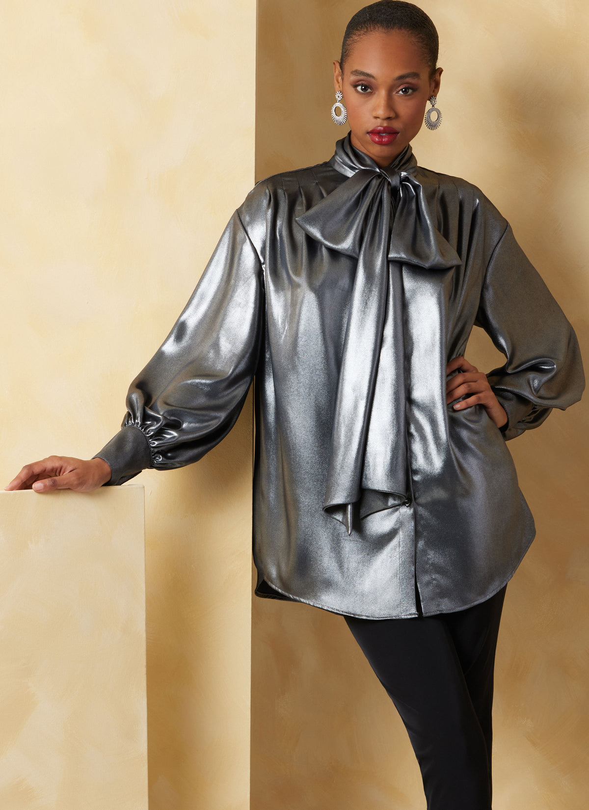 Vogue Patterns V2068 pattern envelope showing a very loose-fitting poet-style top