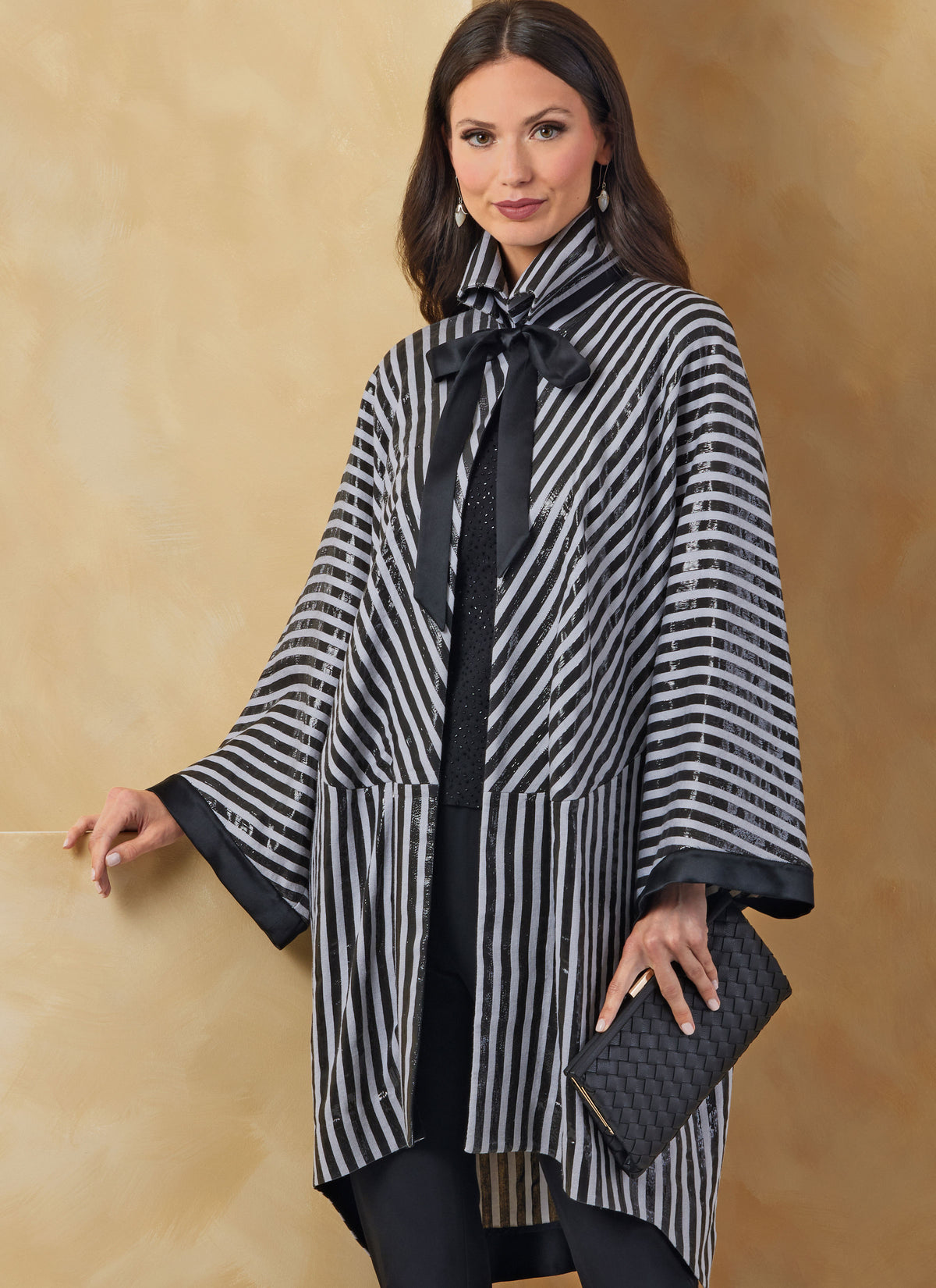 Vogue Patterns V2071 pattern envelope showing the jacket designs