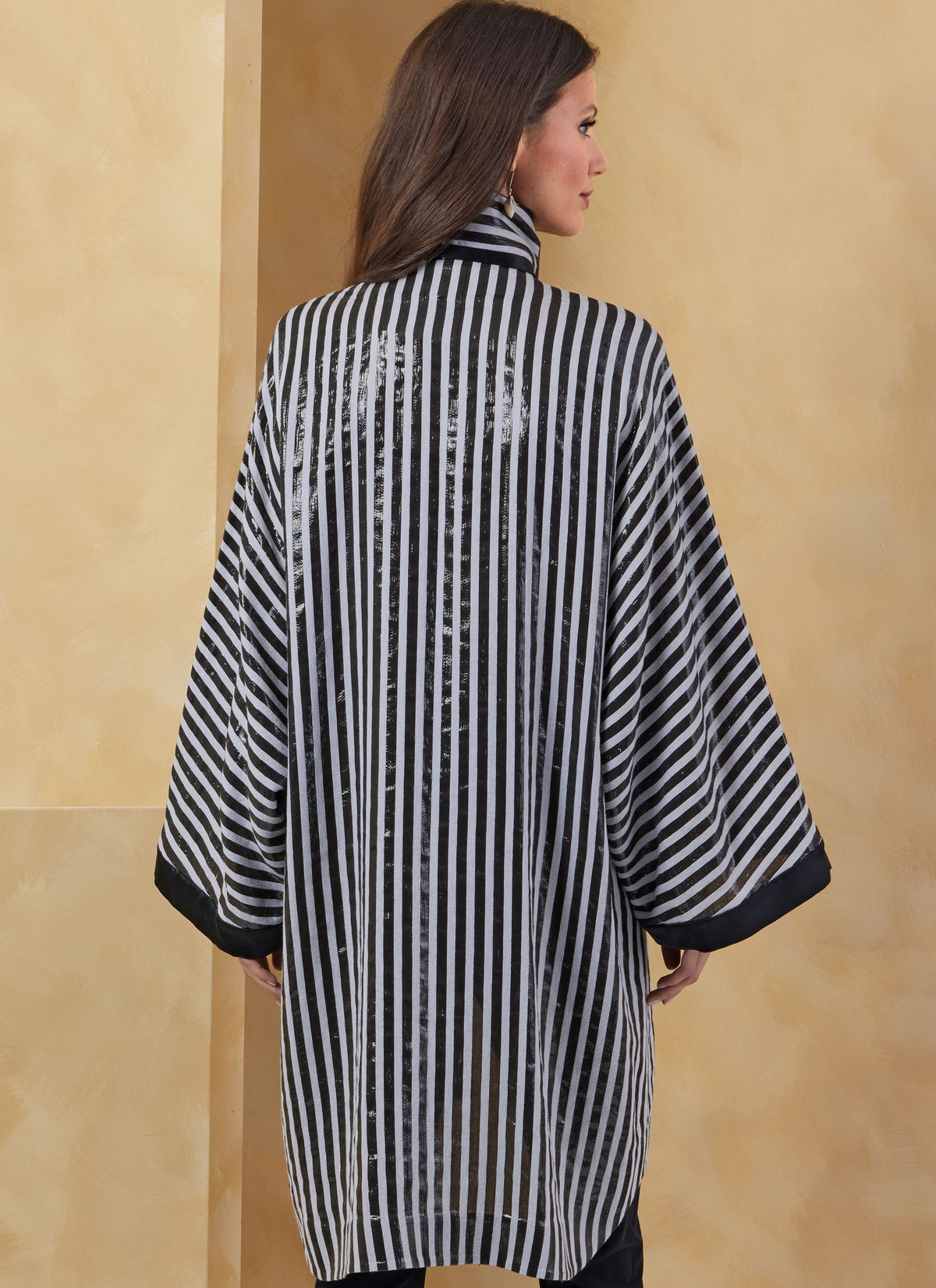 Vogue Patterns V2071 pattern envelope showing the jacket designs