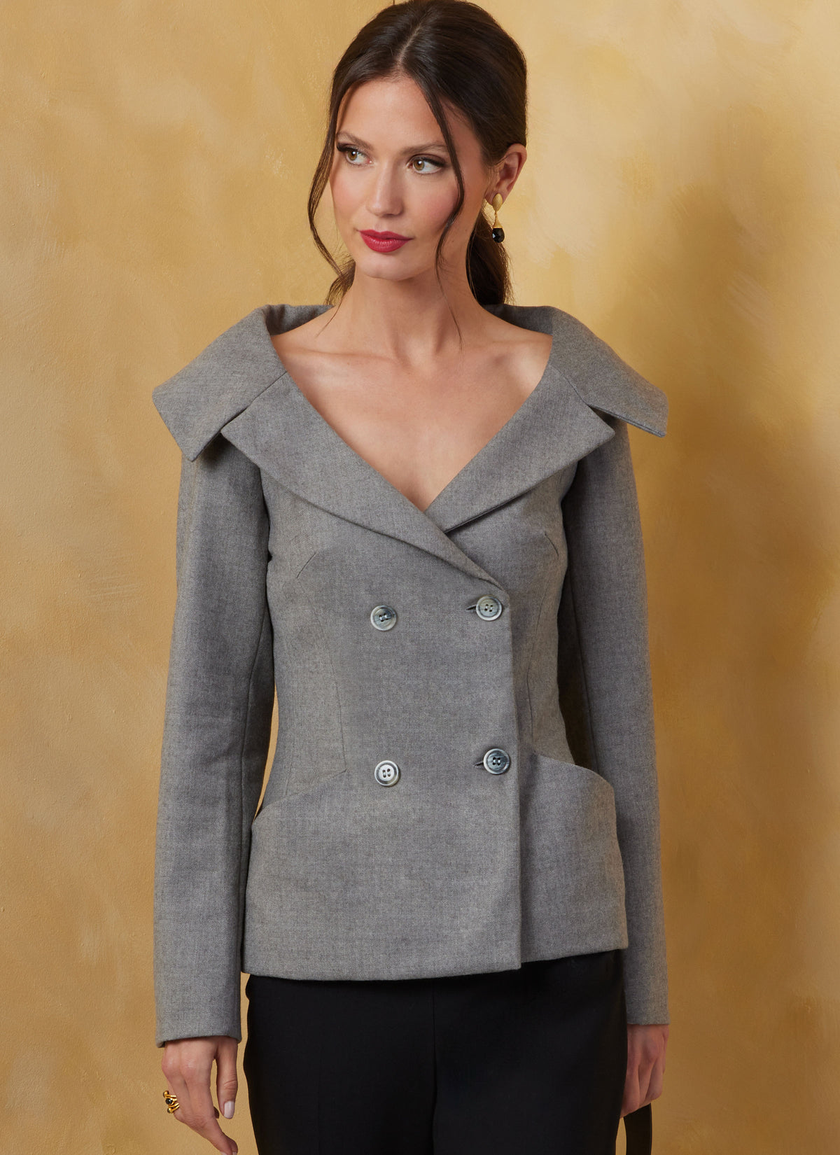 Vogue Patterns V2073 pattern envelope showing the jacket designs
