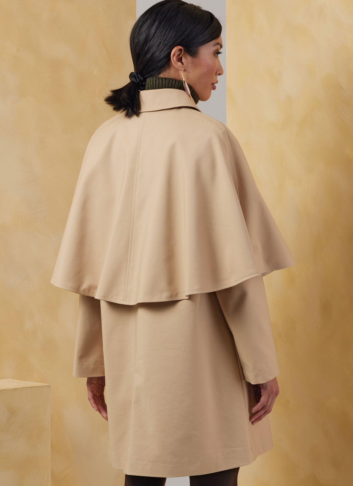 Vogue Patterns V2074 pattern envelope showing the coat designs