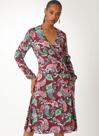 Vogue Patterns V2081 pattern envelope showing the dress designs