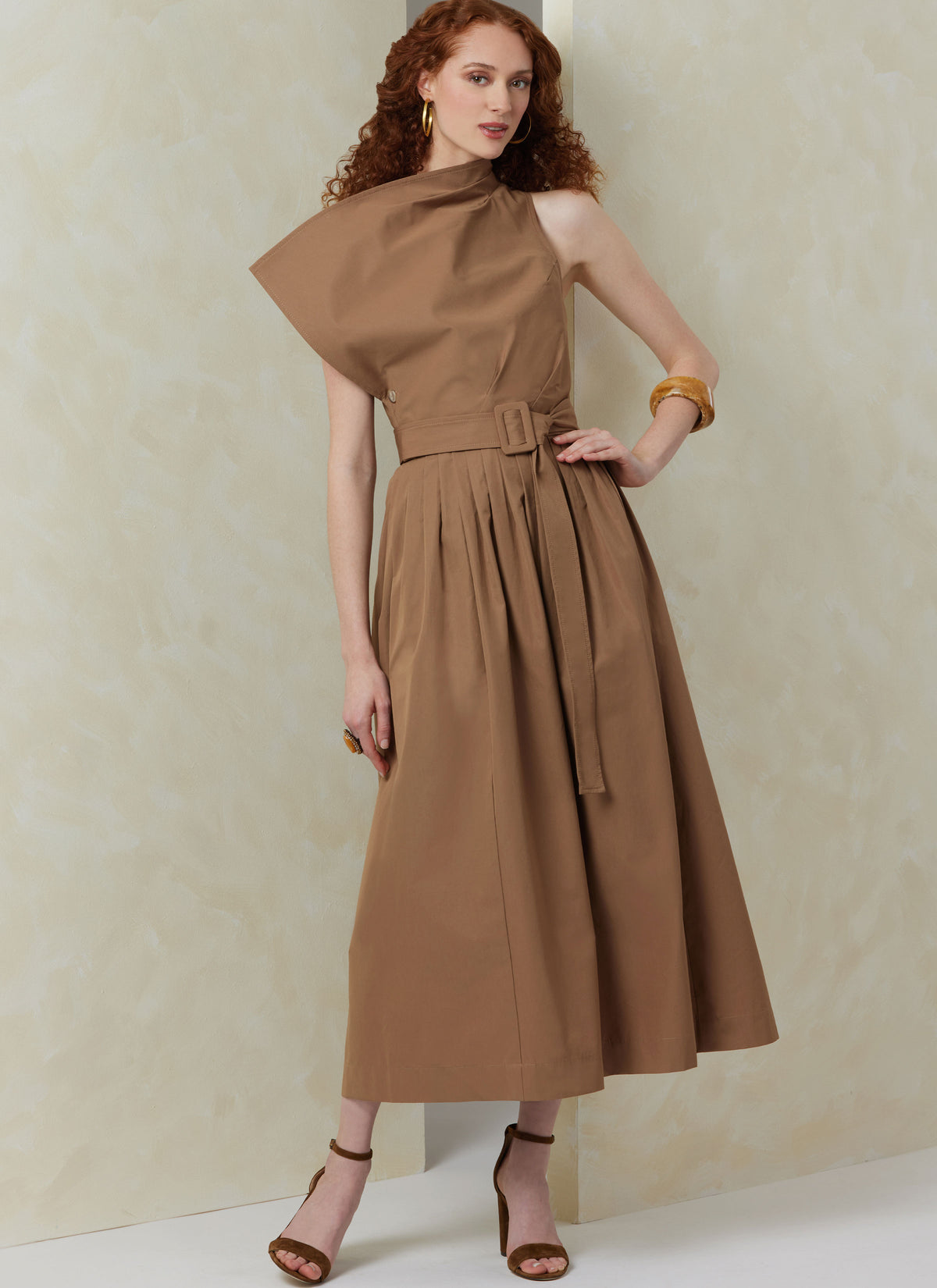 Vogue Patterns V2084 pattern envelope showing the dress designs