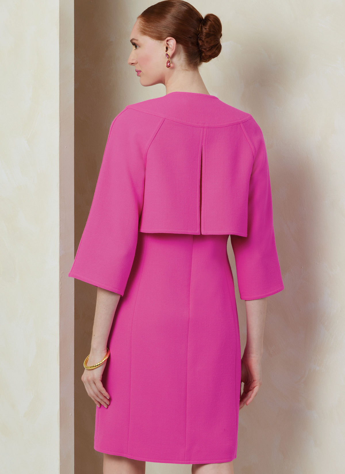 Vogue Patterns V2085 pattern envelope showing the dress designs