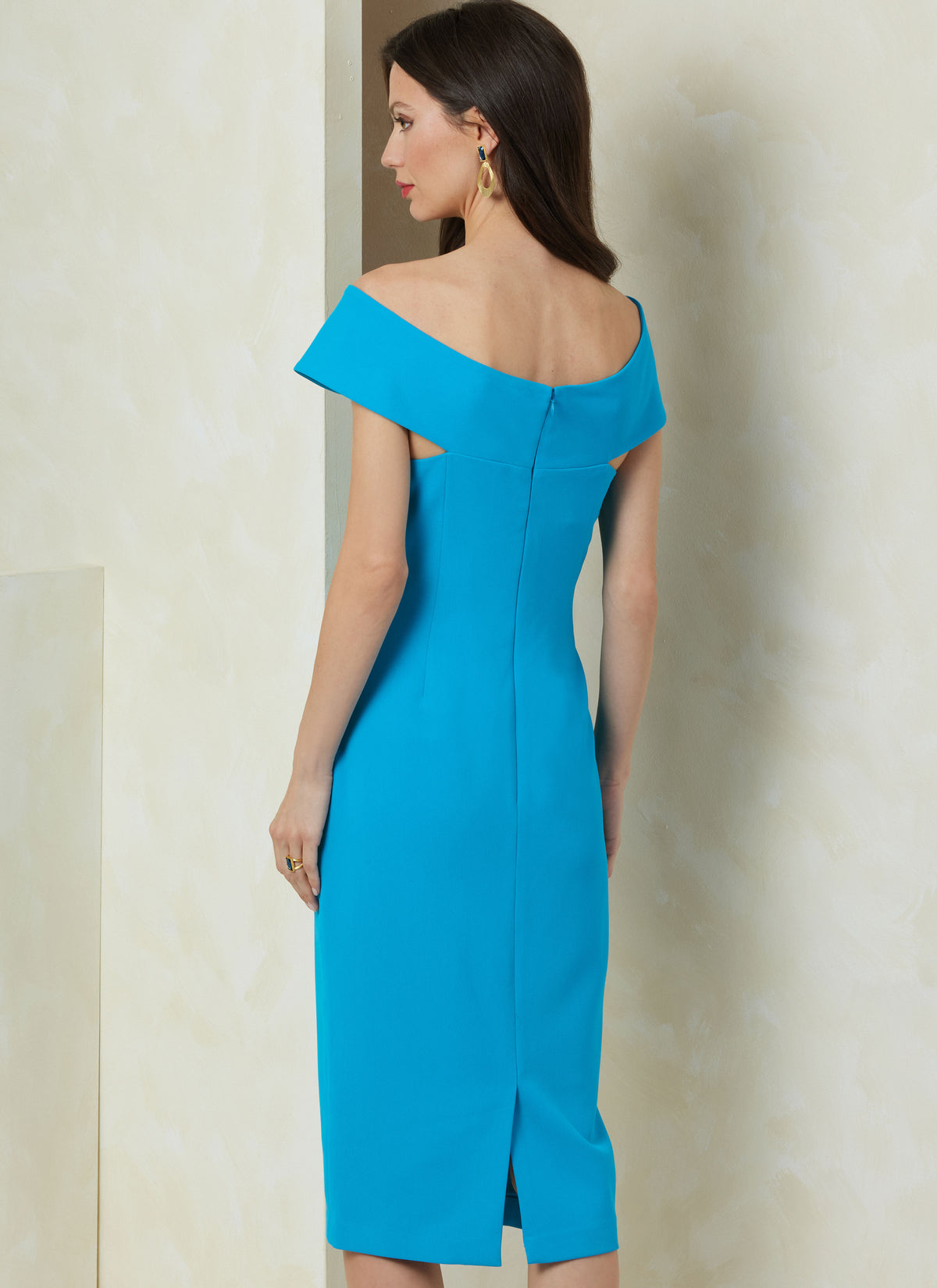 Vogue Patterns V2086 pattern envelope showing the dress designs