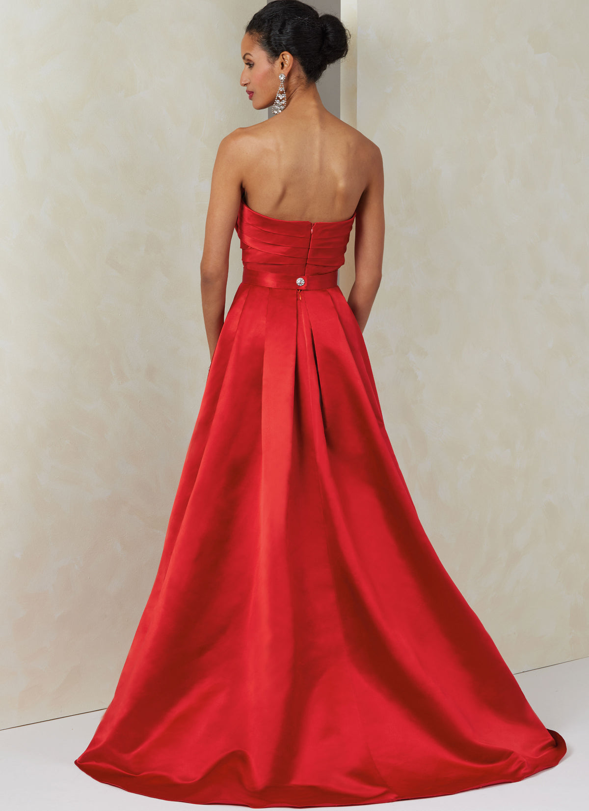 Vogue Patterns V2088 pattern envelope showing the occasion dress designs