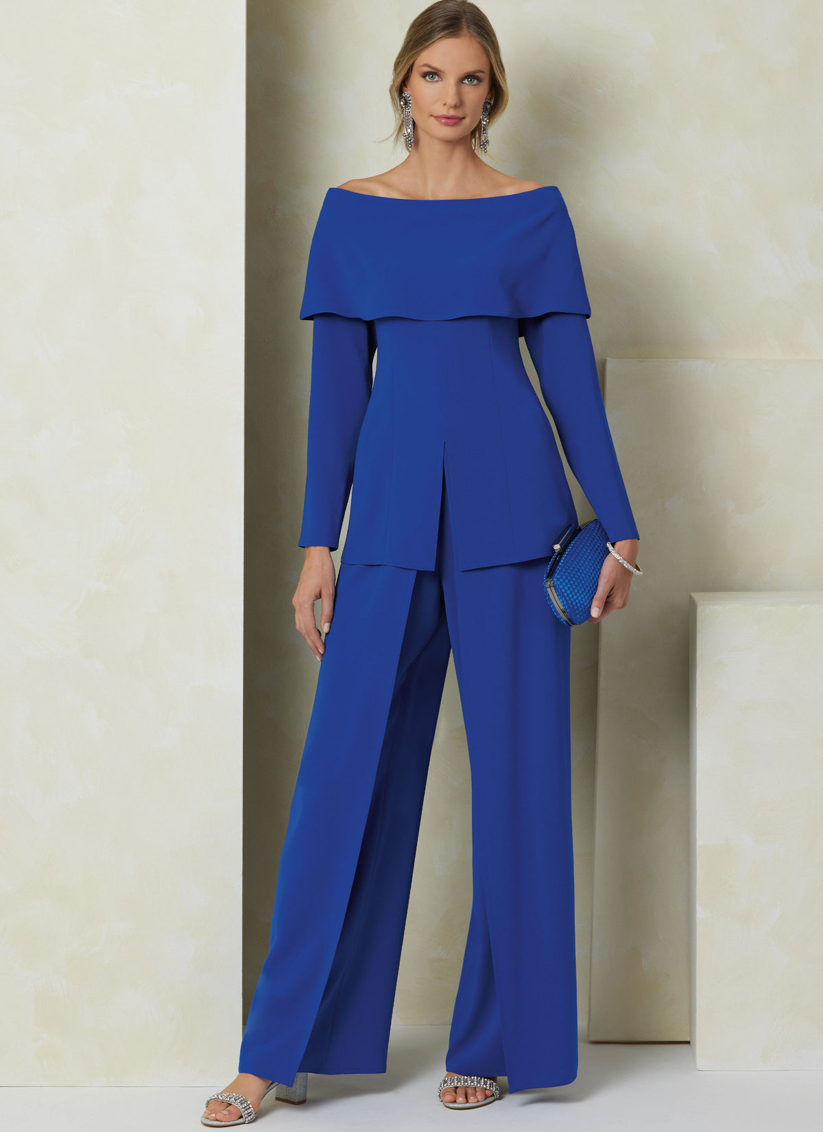 Vogue Patterns V2098 envelope showing the off-the-shoulder top designs