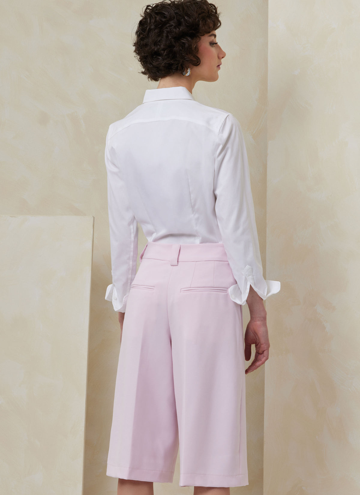 Vogue Patterns V2115 envelope showing the wide leg shorts designs