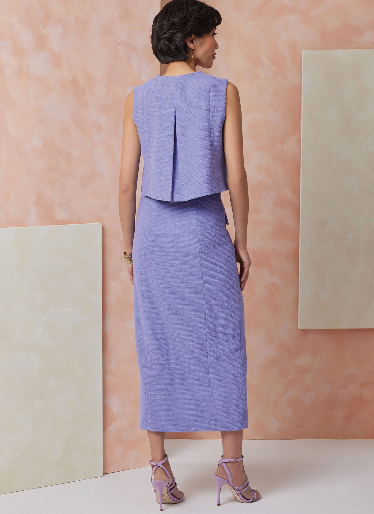 Vogue Patterns V2118 envelope showing the lined fitted top designs