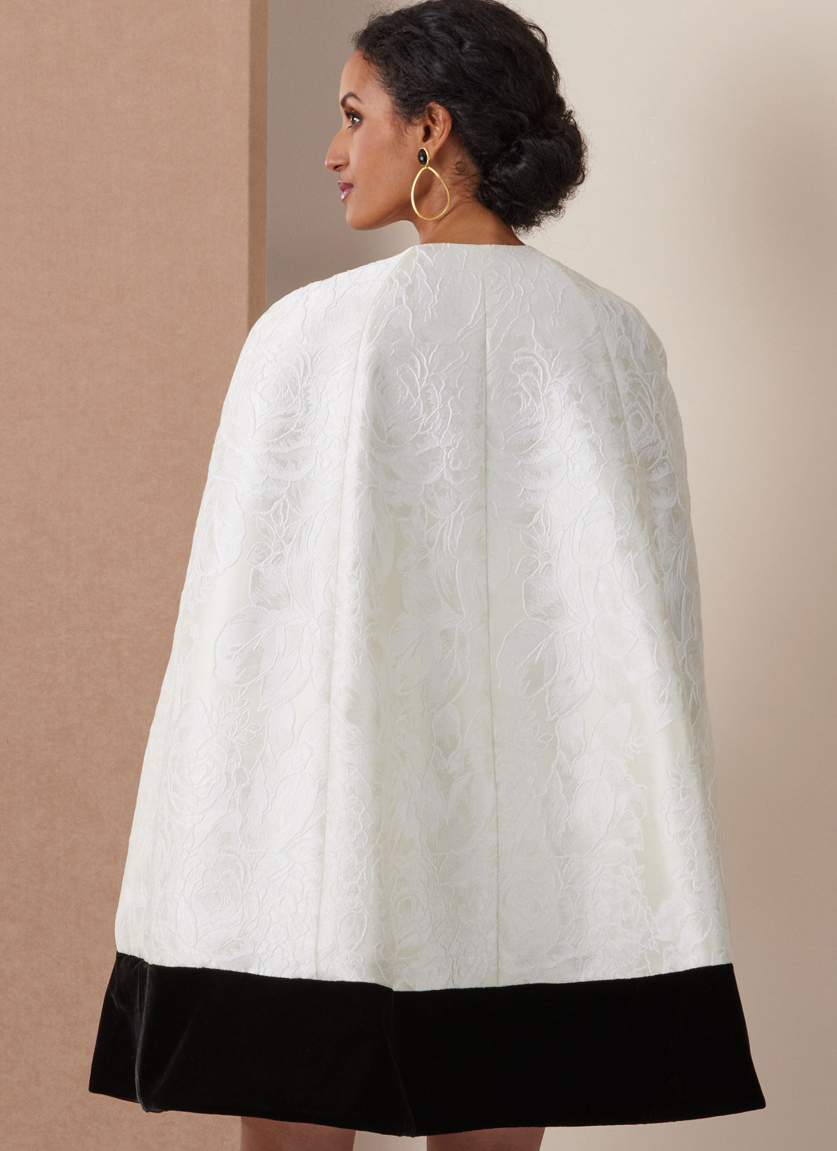 Vogue Patterns V2133 envelope showing the oversized cape designs