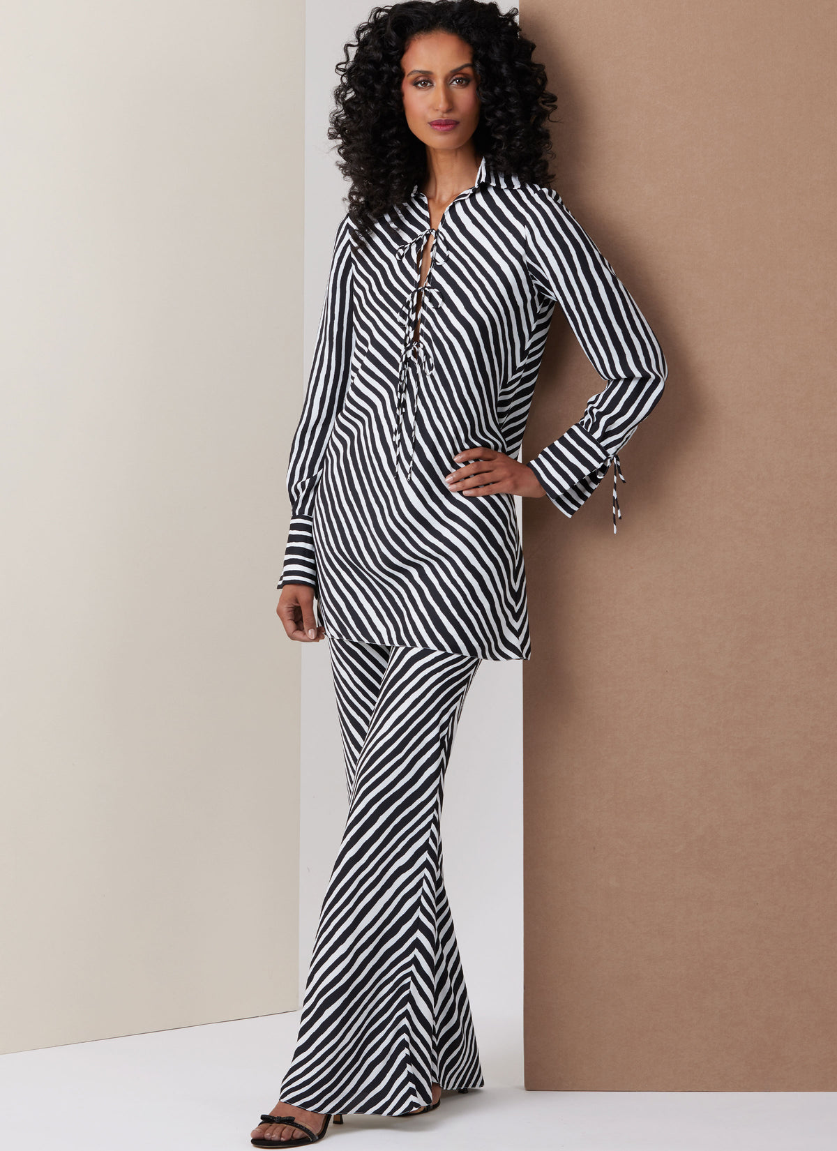Vogue Patterns V2140 envelope showing a bias cut tunic