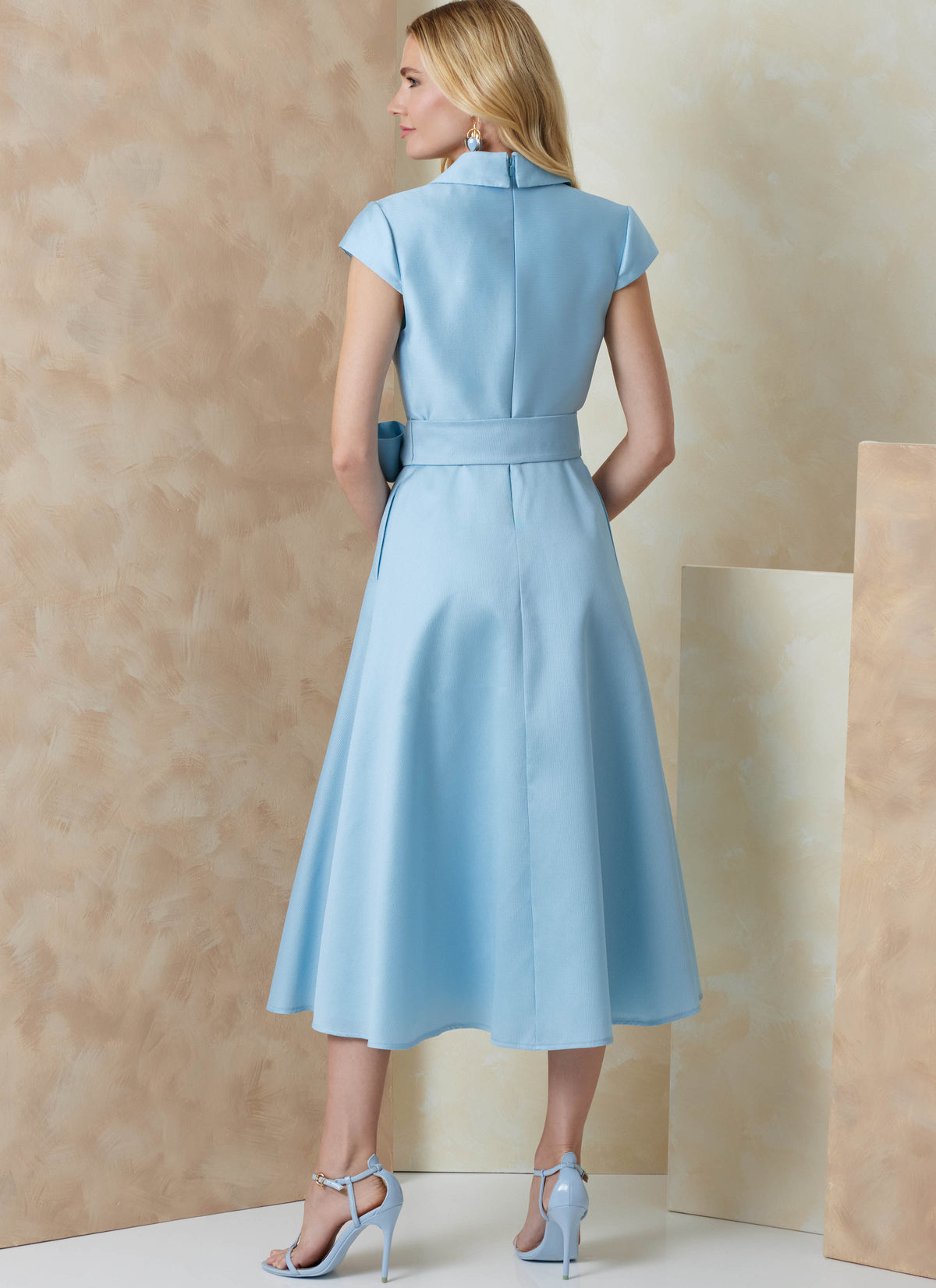 Vogue Patterns V2149 envelope showing a lined fit and flare dress