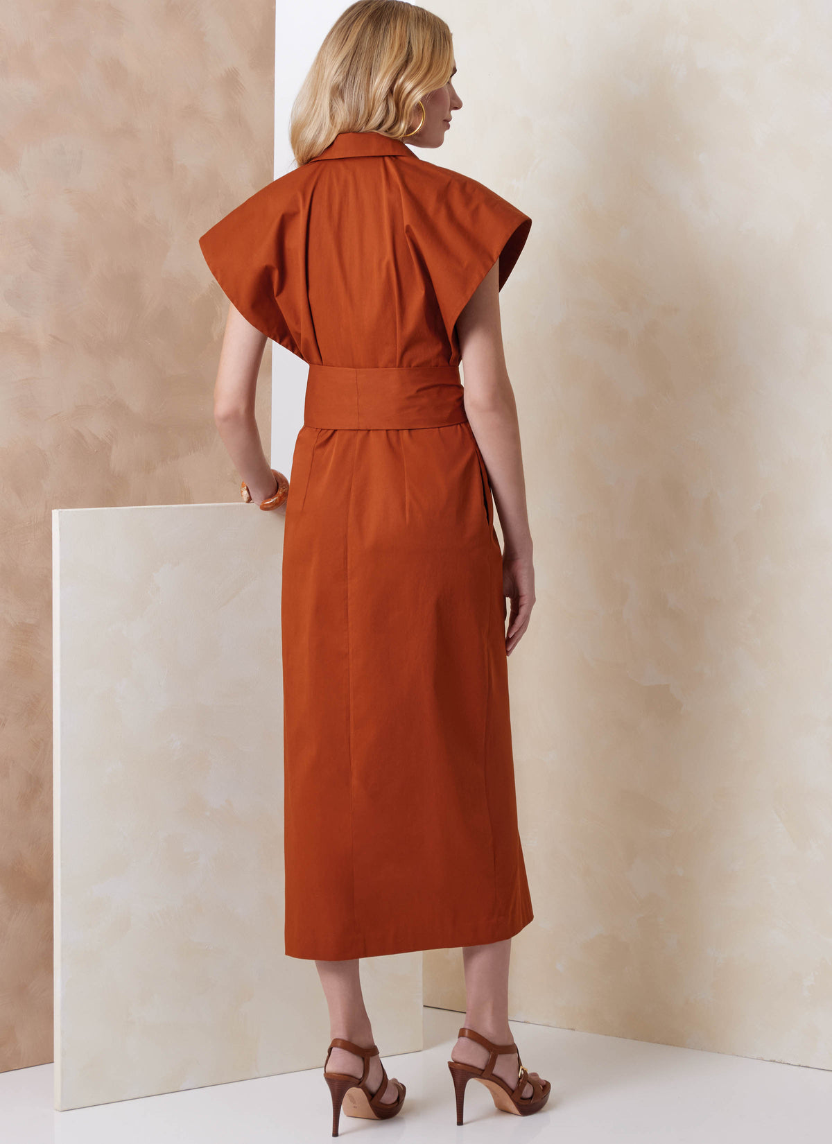 Vogue Patterns V2151 envelope showing a slim fitting shirt dress