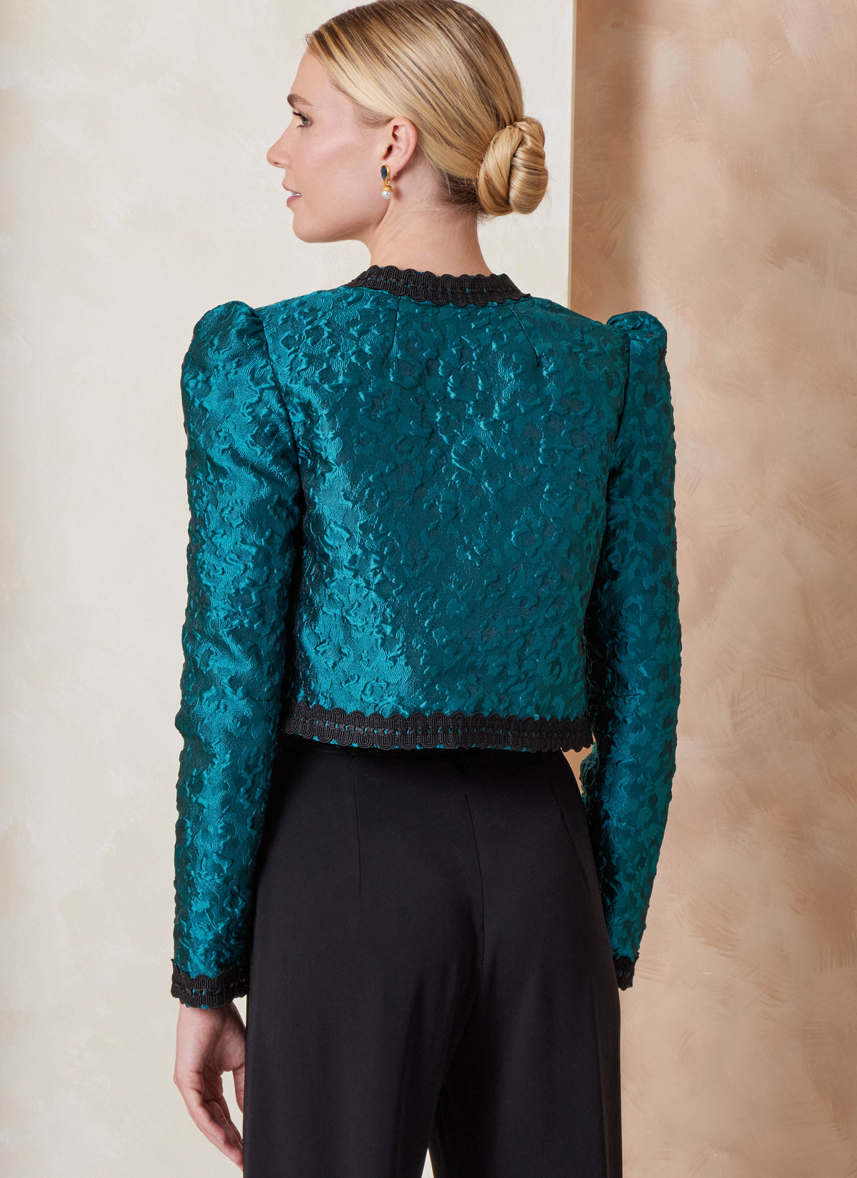 Vogue Patterns V2160 envelope showing a cropped lined jacket