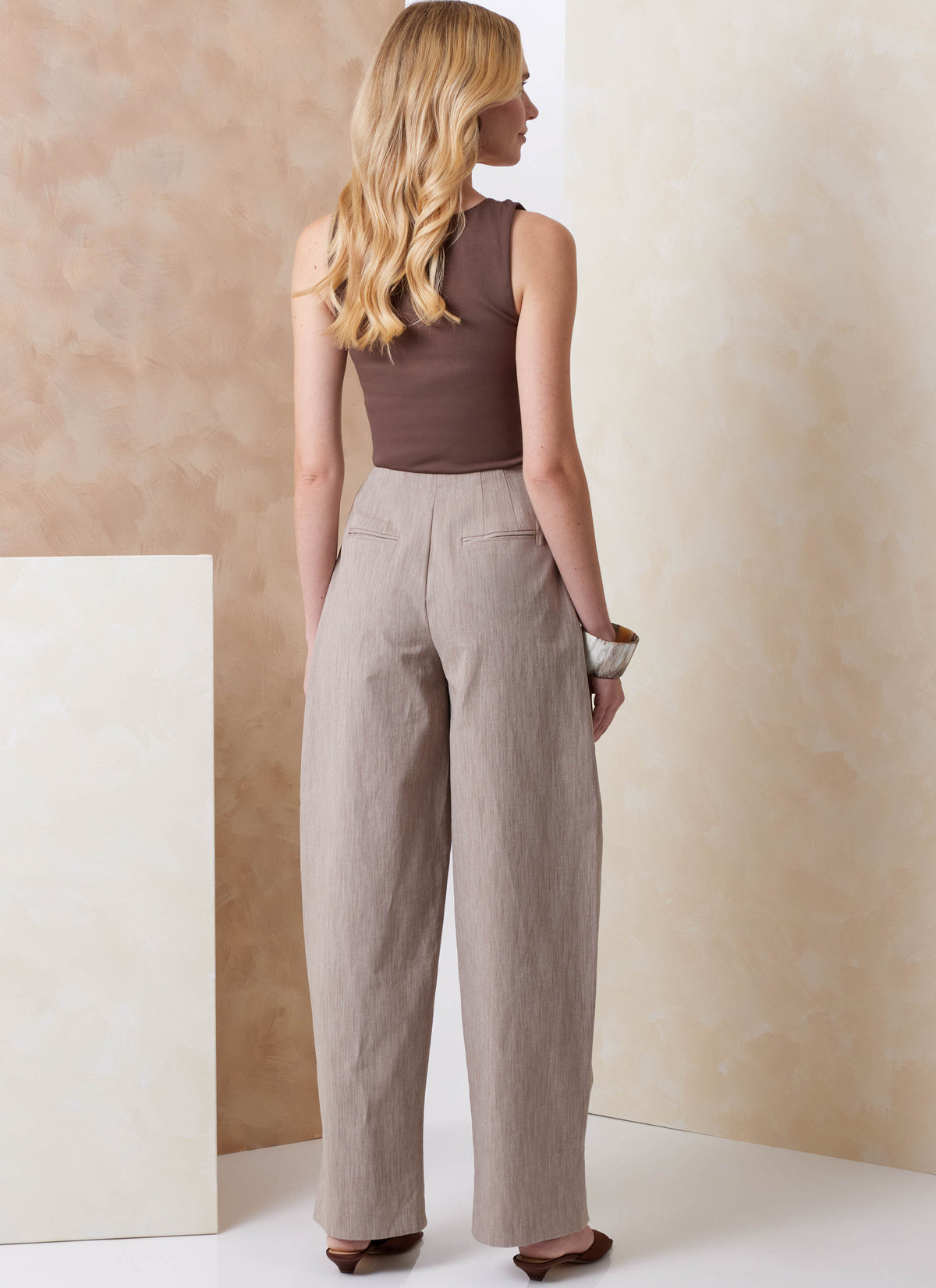 Vogue Patterns V2166 pattern envelope showing structured jacket designs