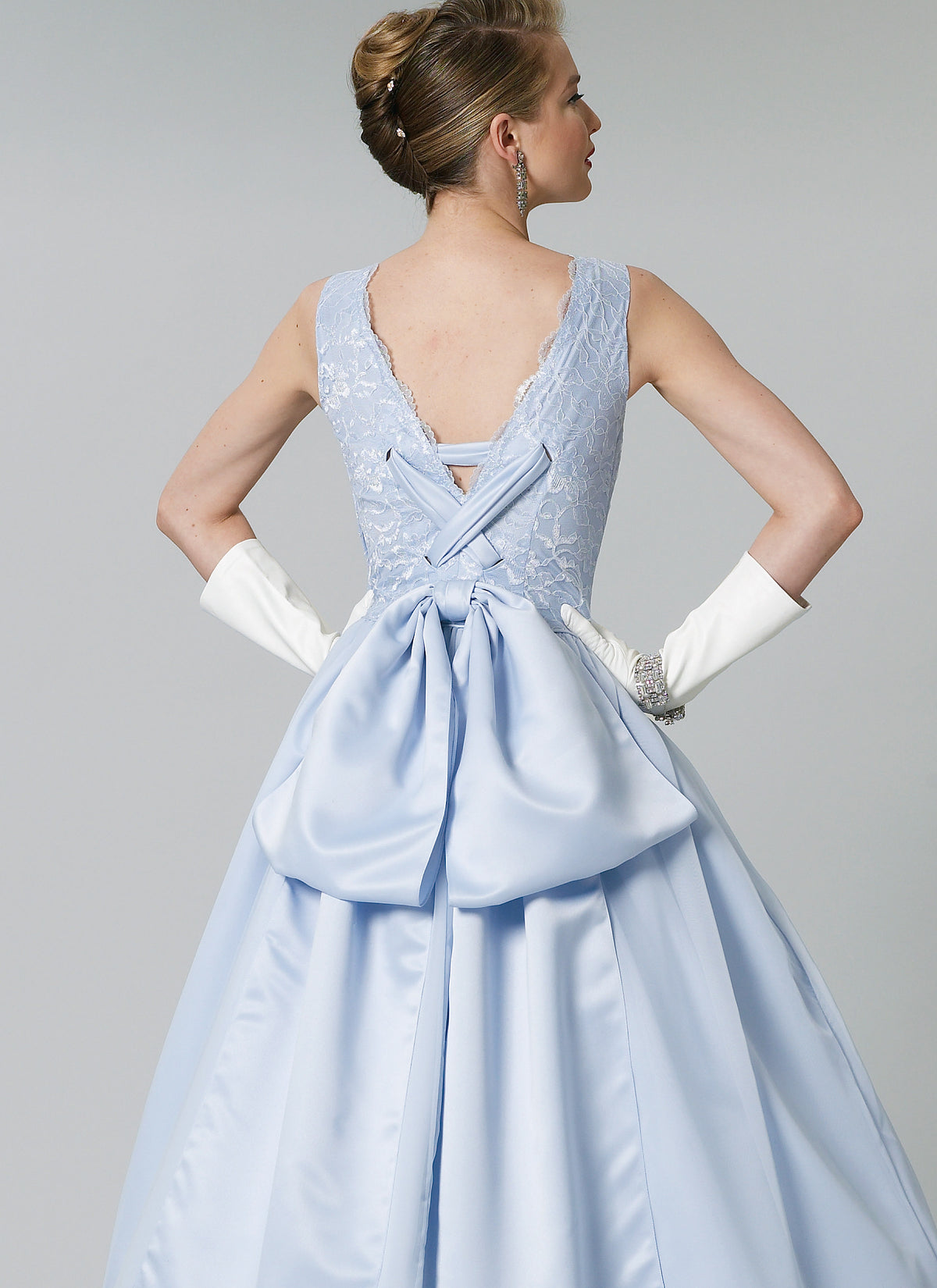Vogue Patterns V8729 pattern envelope showing square neck dress designs