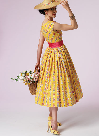 Vogue Patterns V8789 pattern envelope showing sleeveless dress designs
