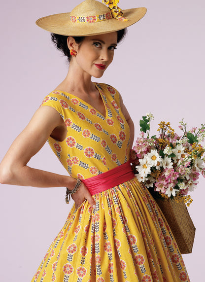 Vogue Patterns V8789 pattern envelope showing sleeveless dress designs