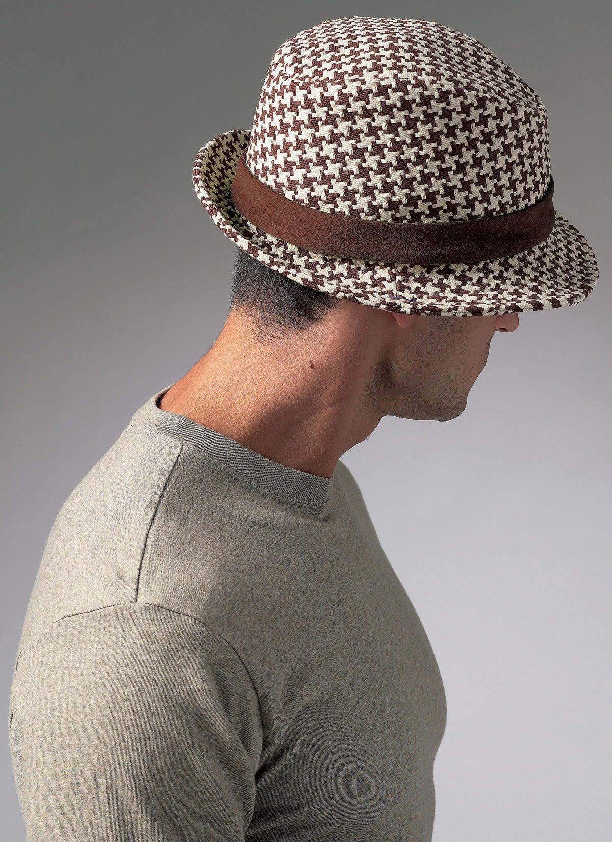 Vogue Patterns V8869 pattern envelope showing lined hats designs